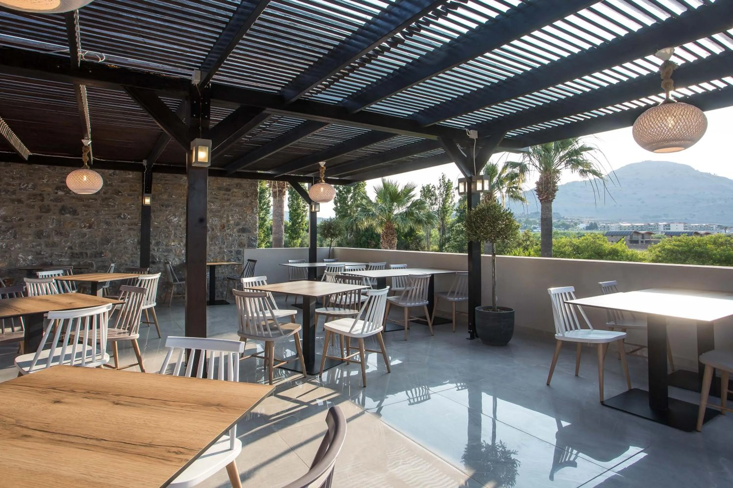 Restaurant/places to eat in Lardos Bay Hotel