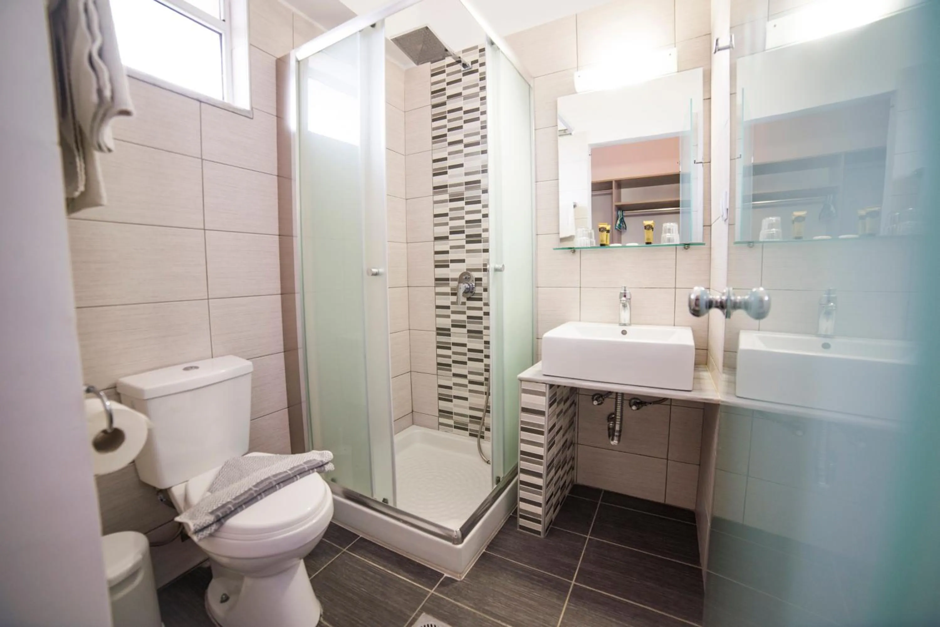 Bathroom in Lardos Bay Hotel