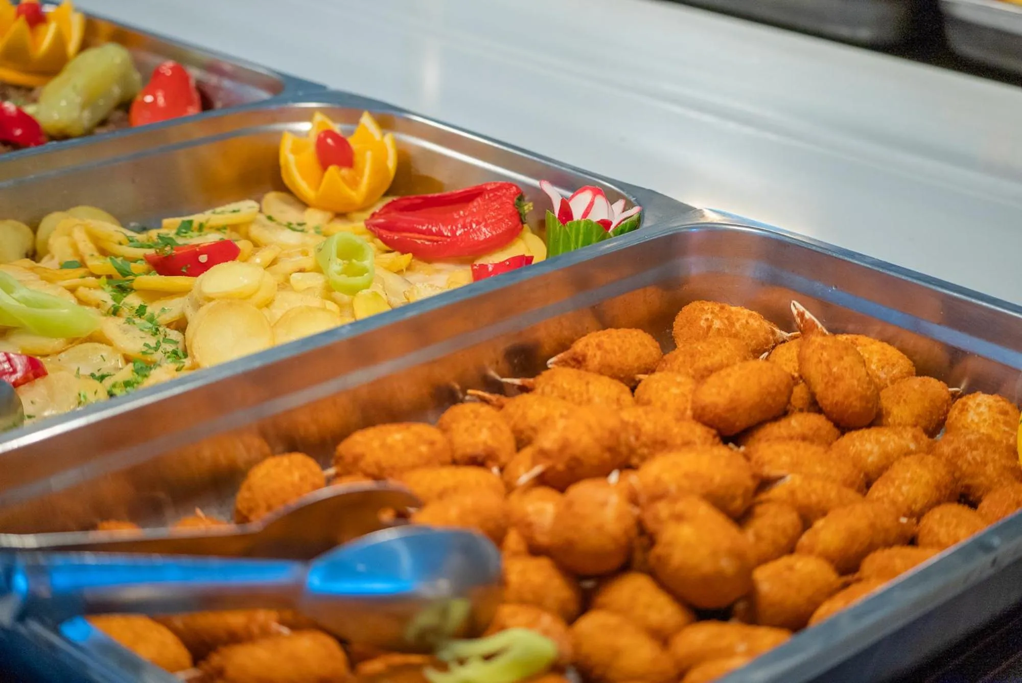 Food and drinks in Lardos Bay Hotel