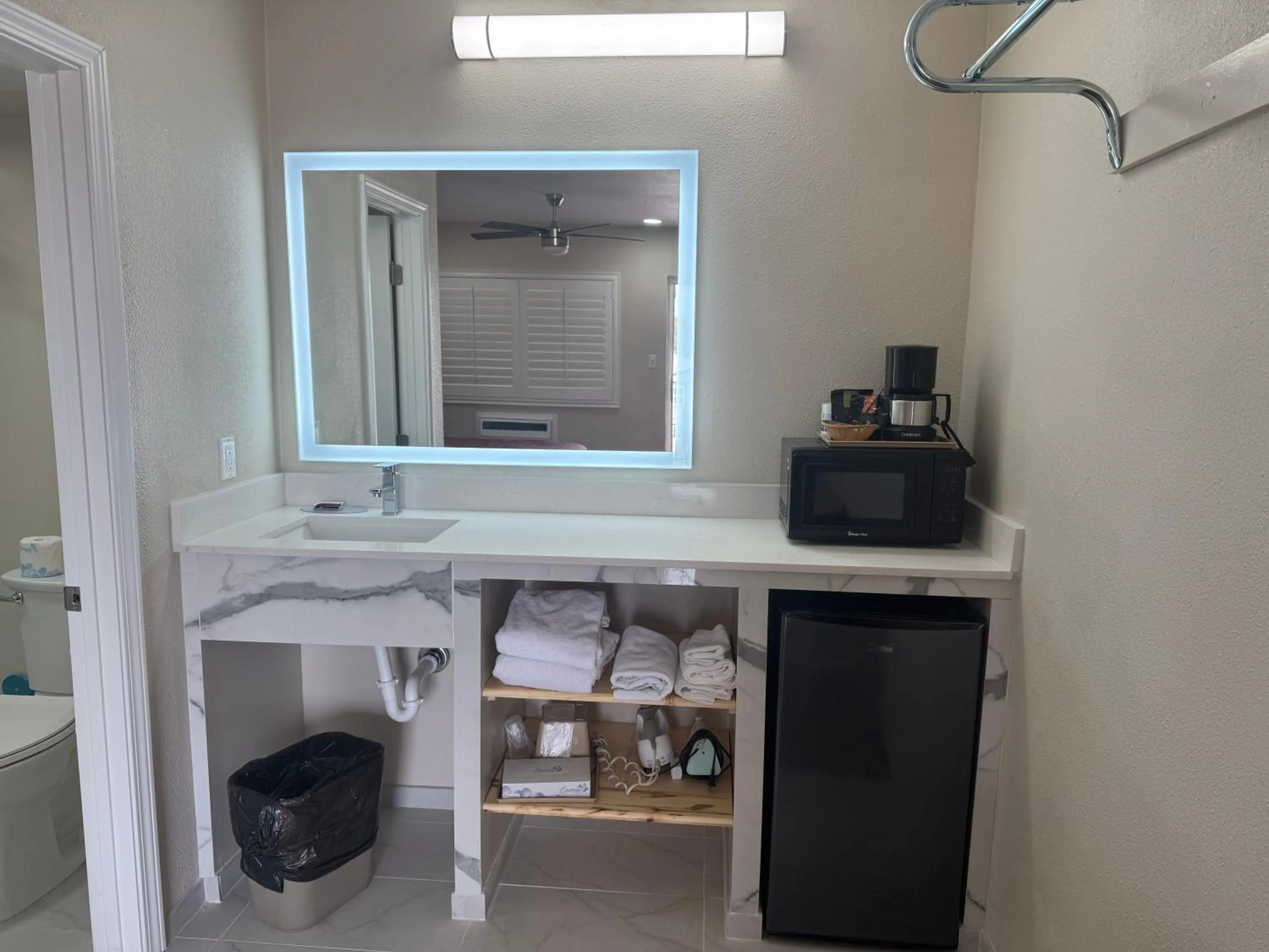 Bathroom in Townhouse Inn and Suites