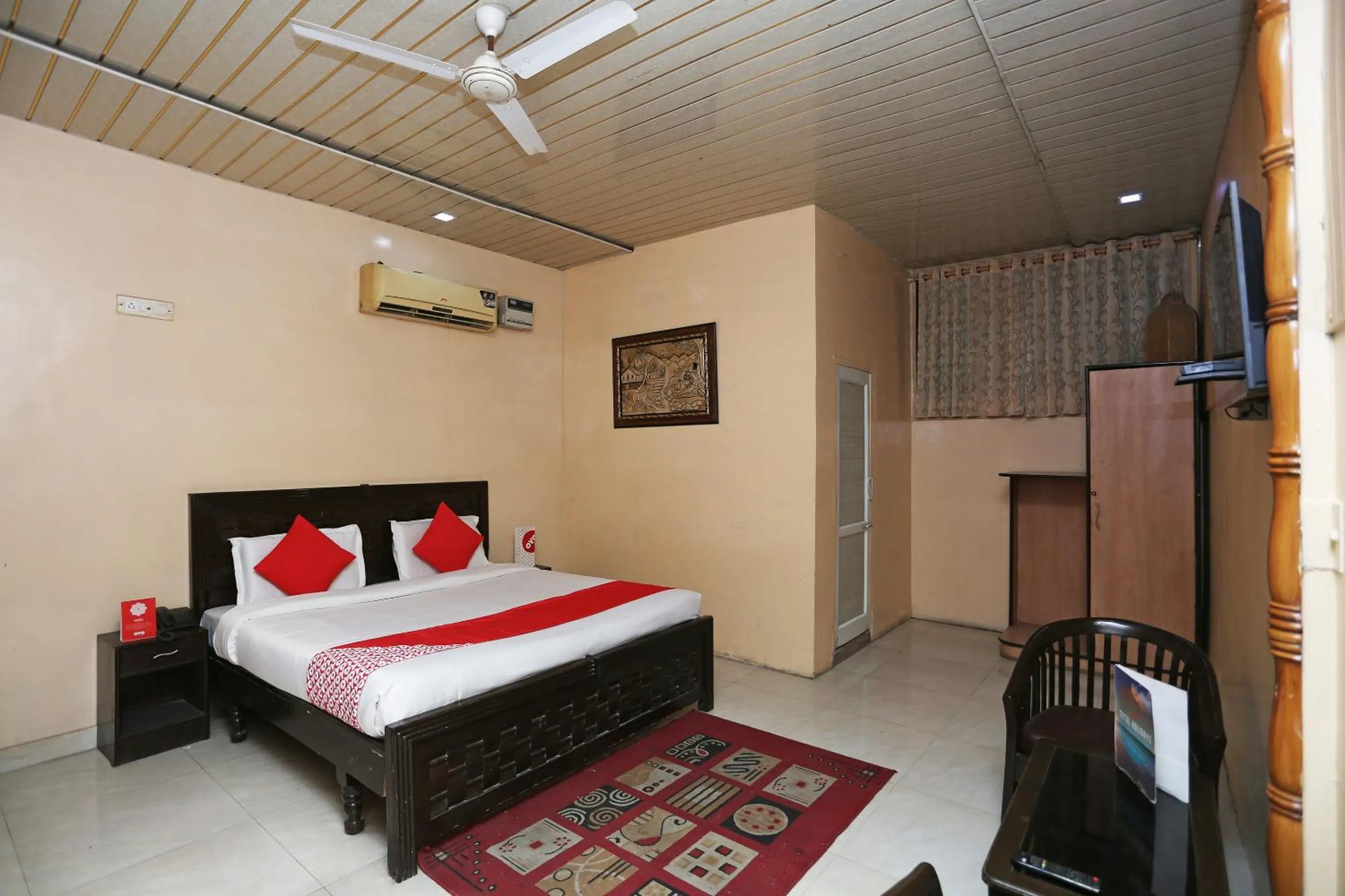 Bedroom, Bed in Hotel O Madhur Regency