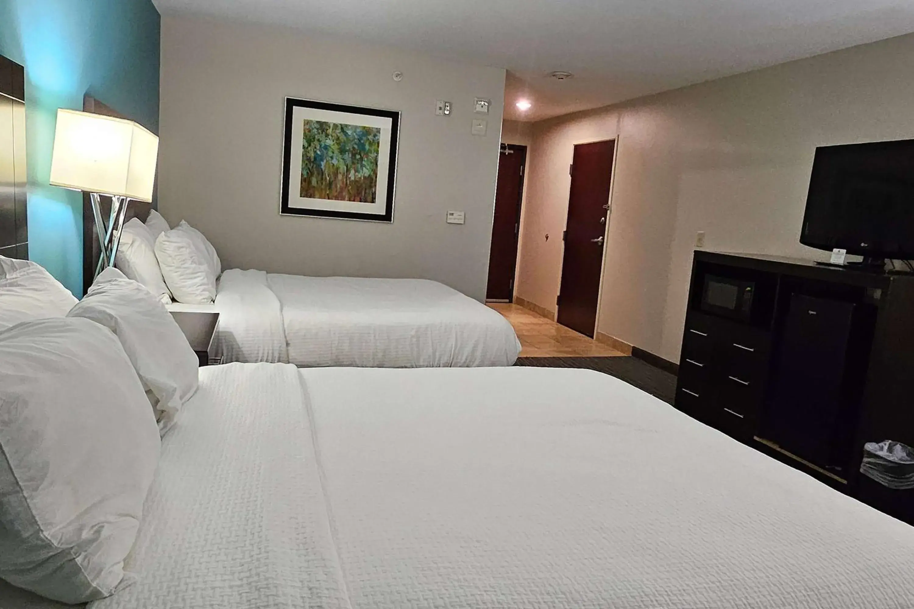 Photo of the whole room, Bed in Ramada by Wyndham Burkburnett - Wichita Falls Photo of the whole room, Bed in Ramada by Wyndham Burkburnett - Wichita Falls