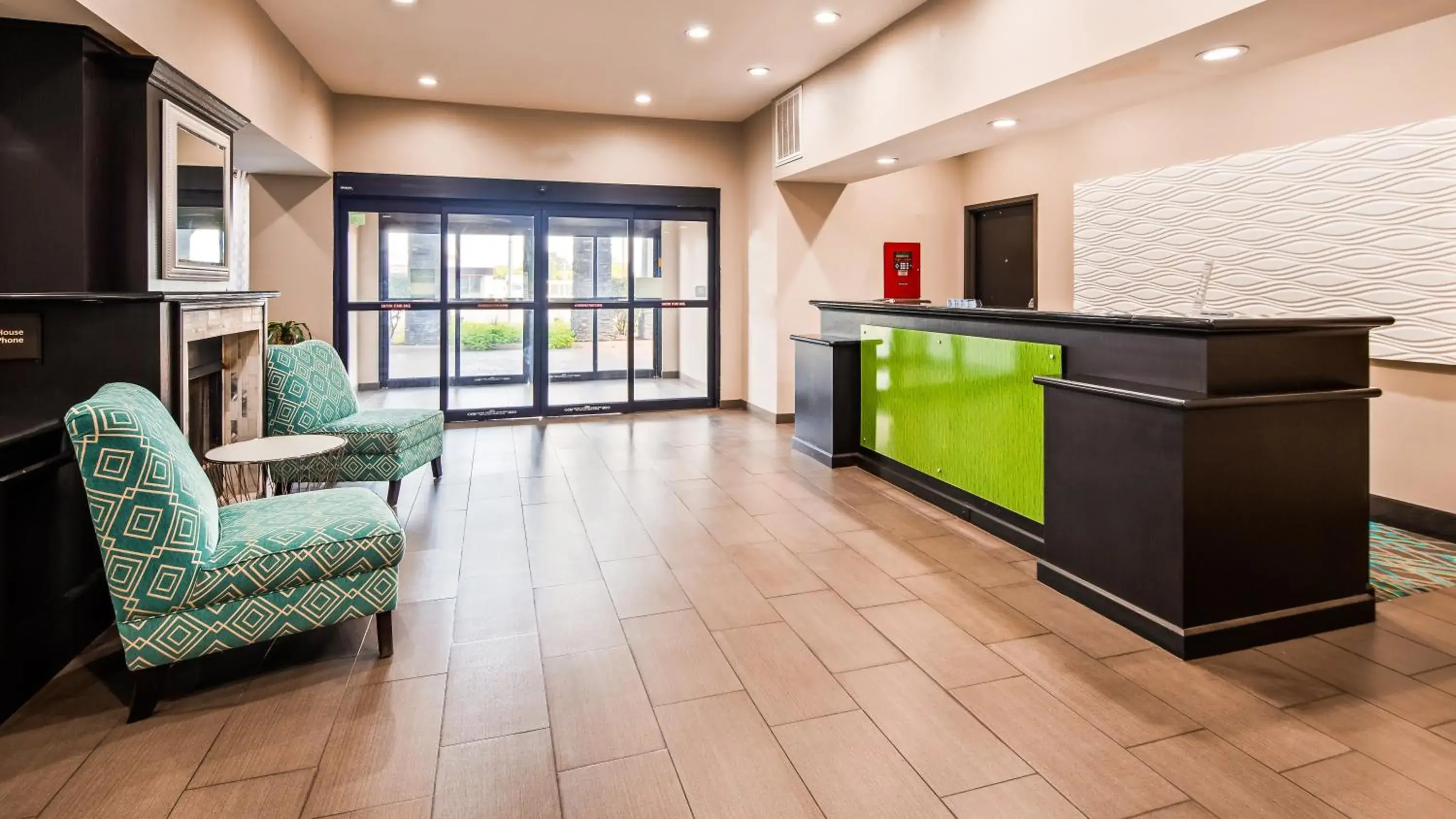 Lobby or reception in Ramada by Wyndham Burkburnett - Wichita Falls Lobby or reception in Ramada by Wyndham Burkburnett - Wichita Falls