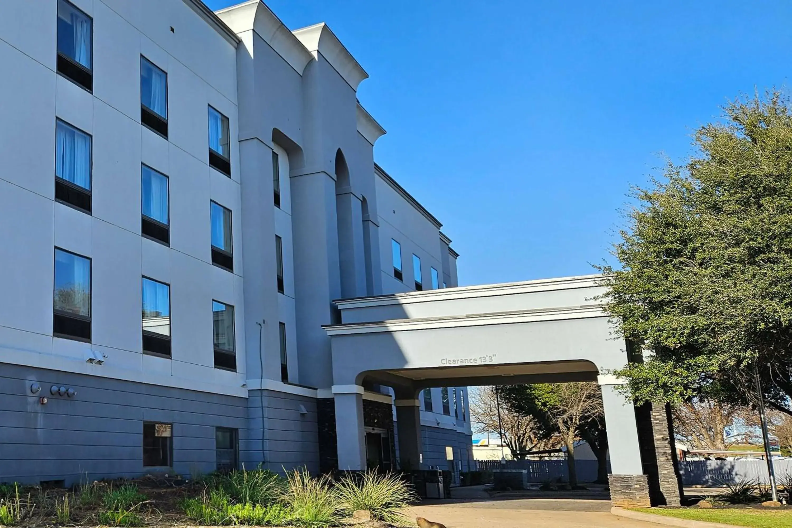 Property building in Ramada by Wyndham Burkburnett - Wichita Falls Property building in Ramada by Wyndham Burkburnett - Wichita Falls