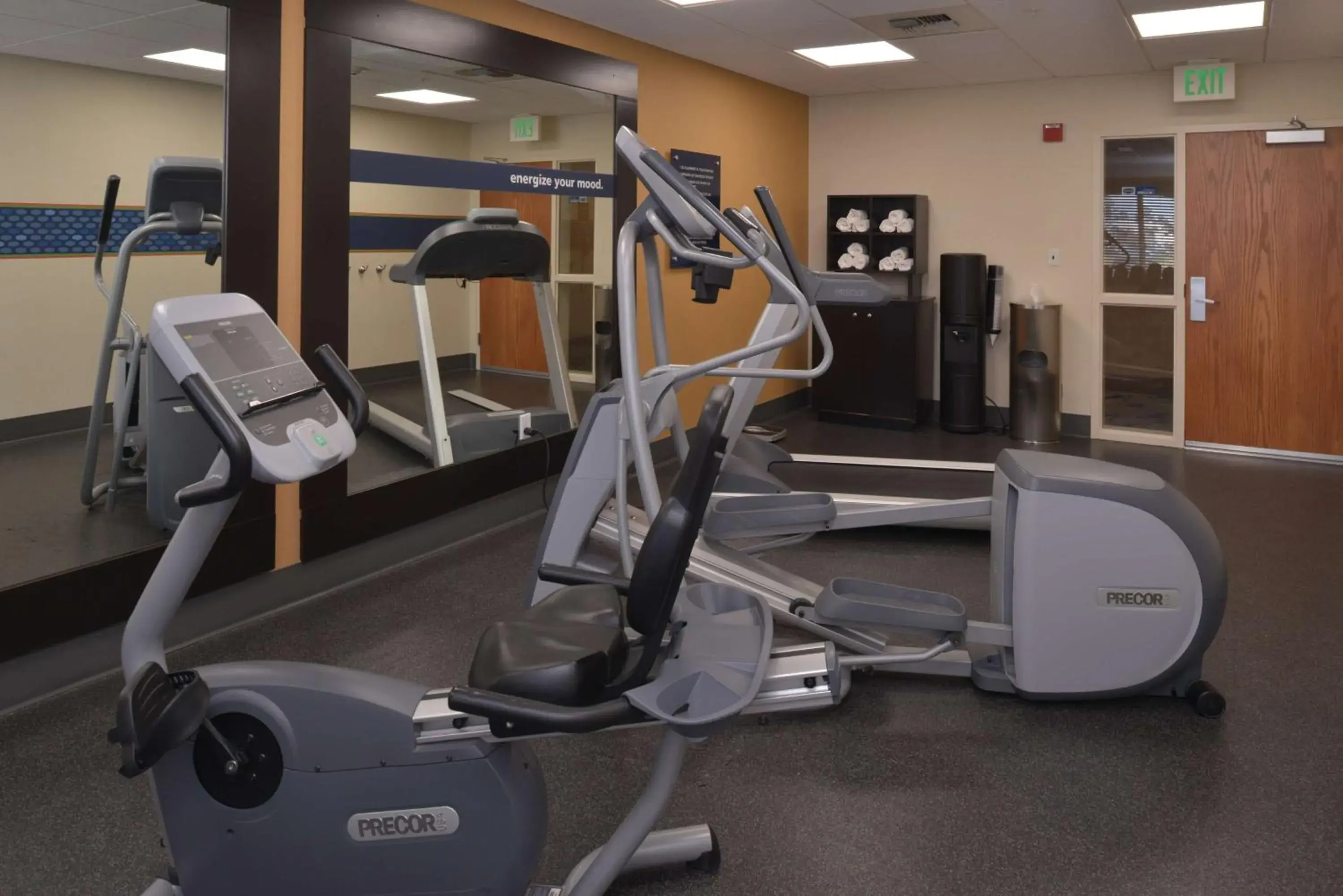 Fitness centre/facilities in Hampton Inn and Suites Bakersfield North-Airport Fitness centre/facilities in Hampton Inn and Suites Bakersfield North-Airport