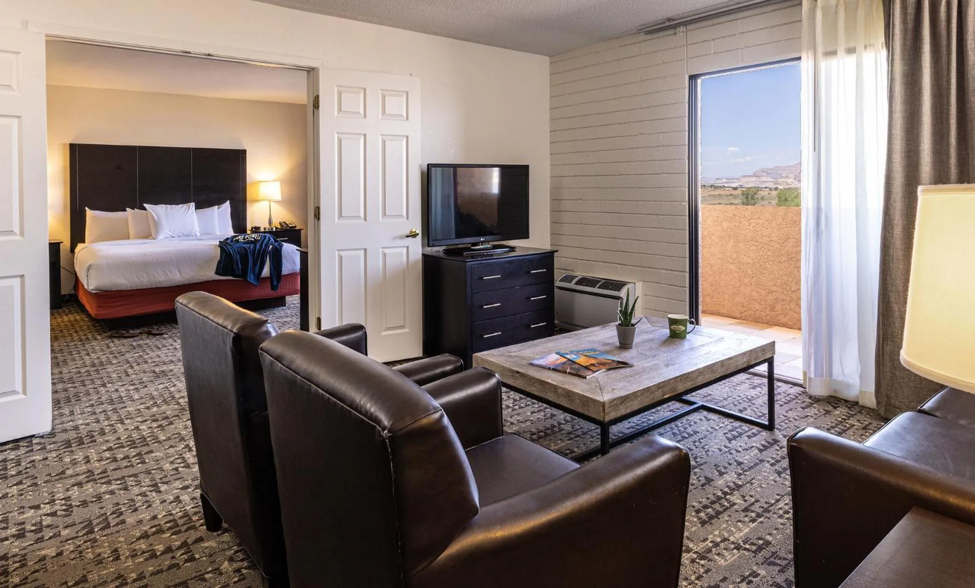 Bed in Lake Powell Resort