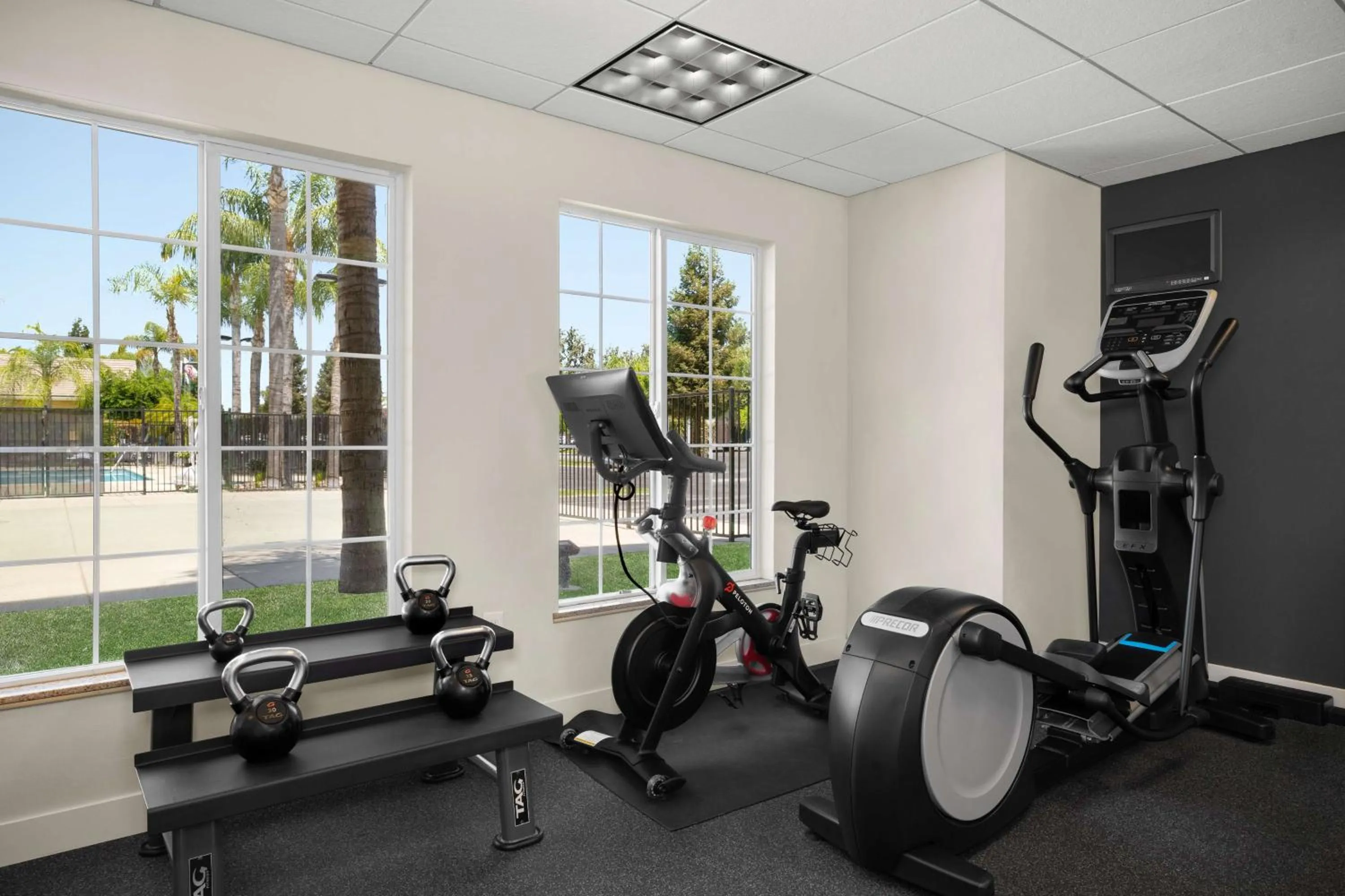 Fitness centre/facilities in Homewood Suites Bakersfield