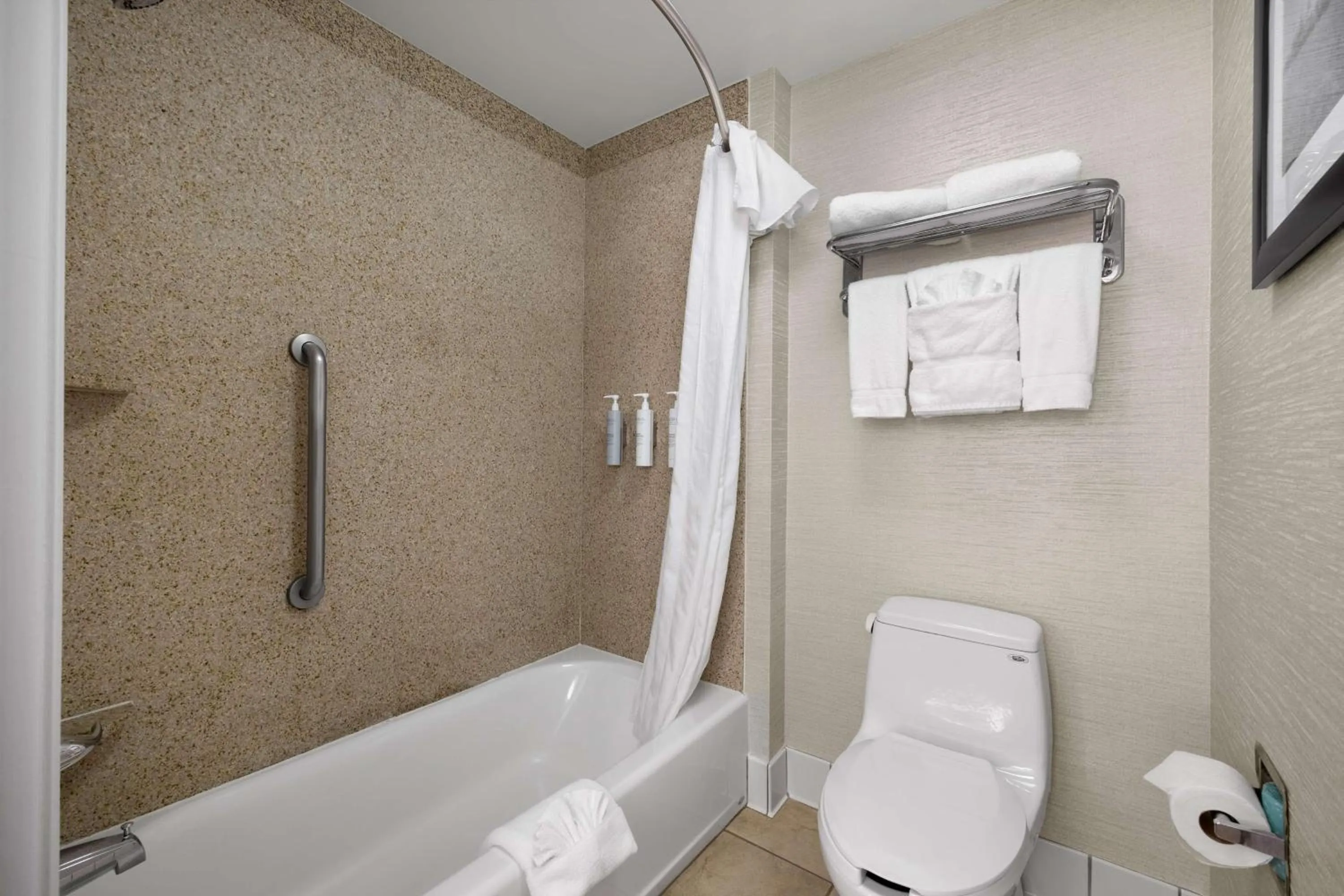 Bathroom in Homewood Suites Bakersfield