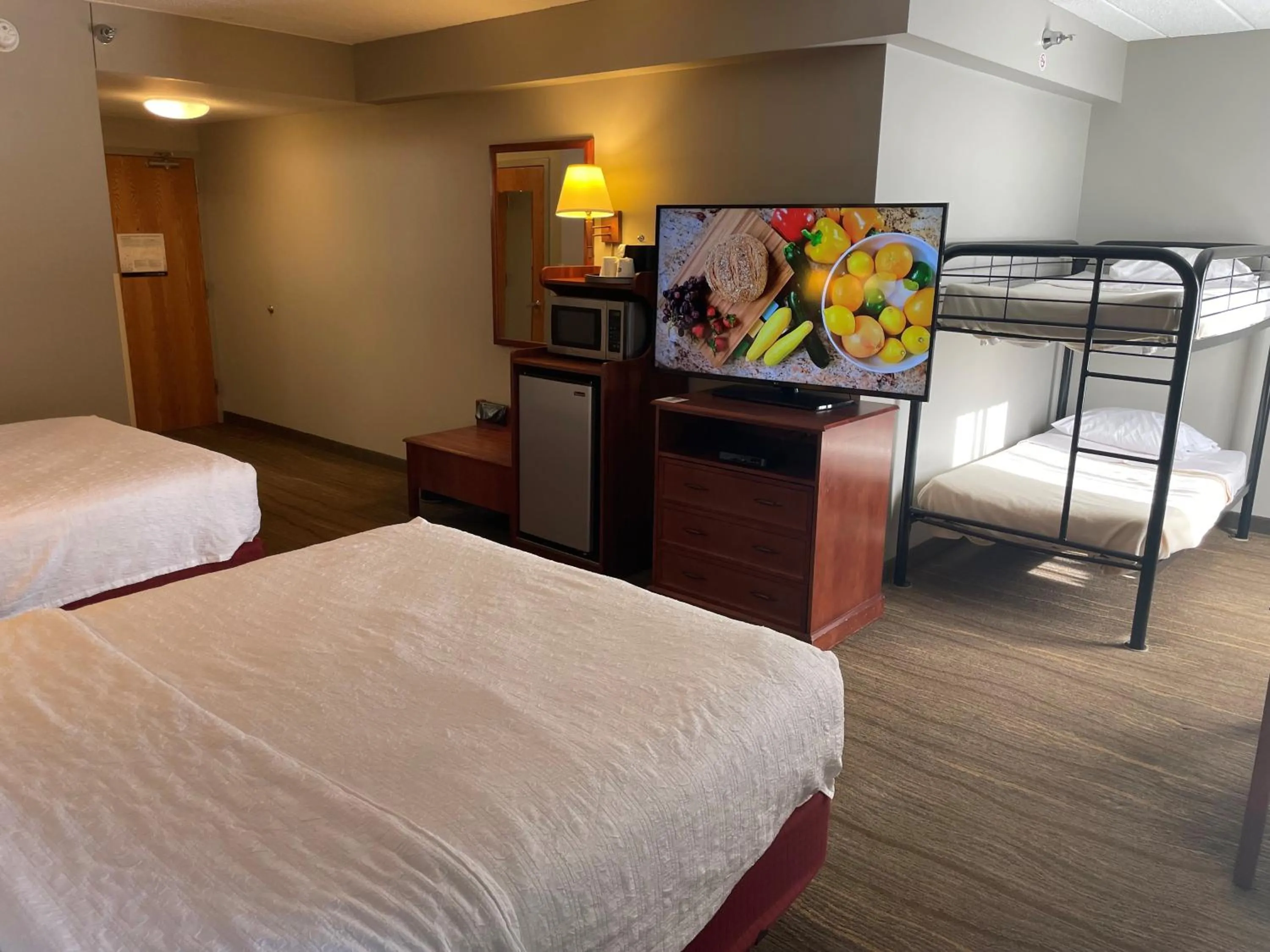 Photo of the whole room, Bed in SouthShore Hotel on Lake Bemidji, Trademark Coll by Wyndham