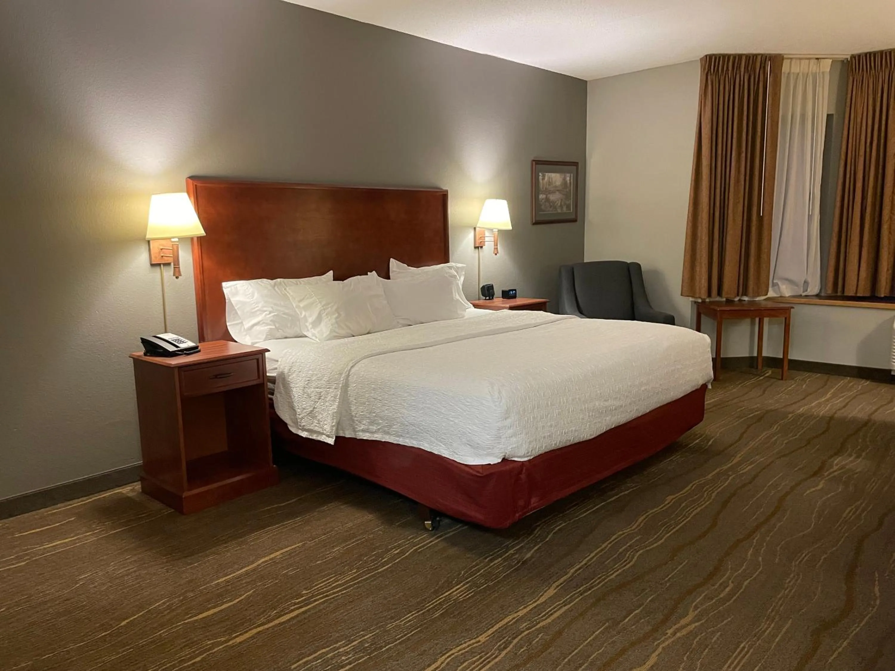 Bed in SouthShore Hotel on Lake Bemidji, Trademark Coll by Wyndham