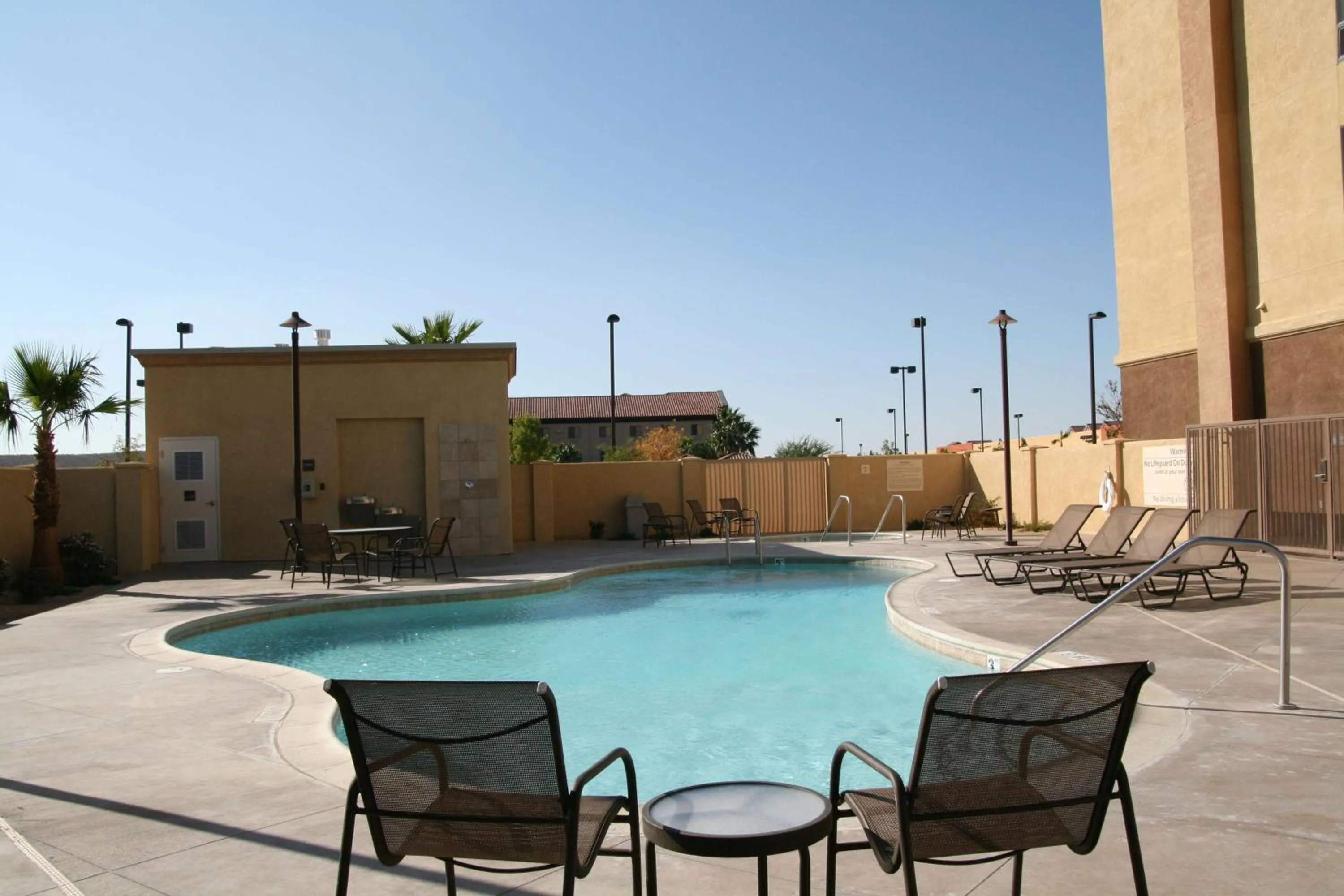 Pool view in Hampton Inn and Suites Barstow