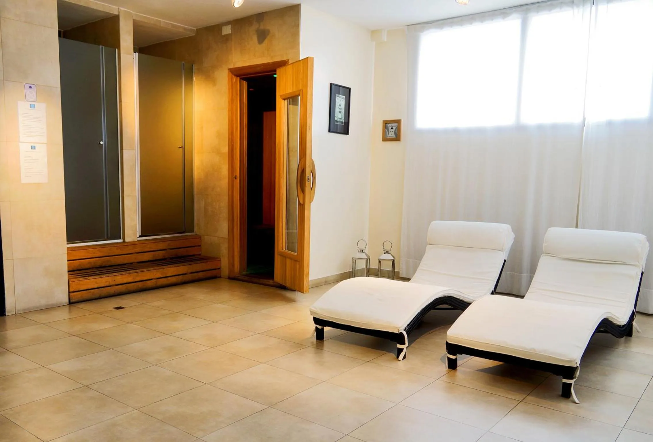 Spa and wellness centre/facilities in IQ Callao By Recoleta Apartments
