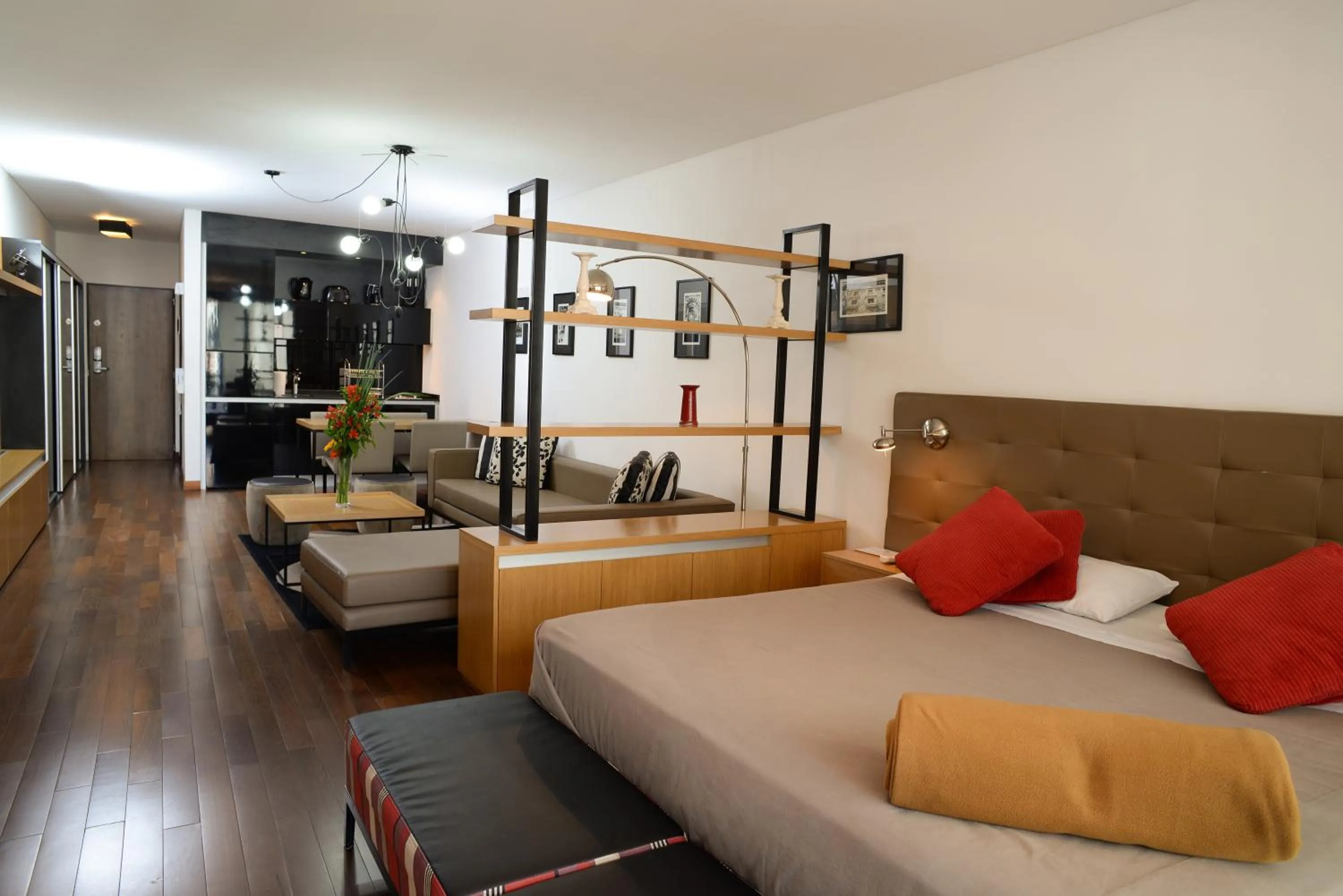 Living room, Bed in IQ Callao By Recoleta Apartments