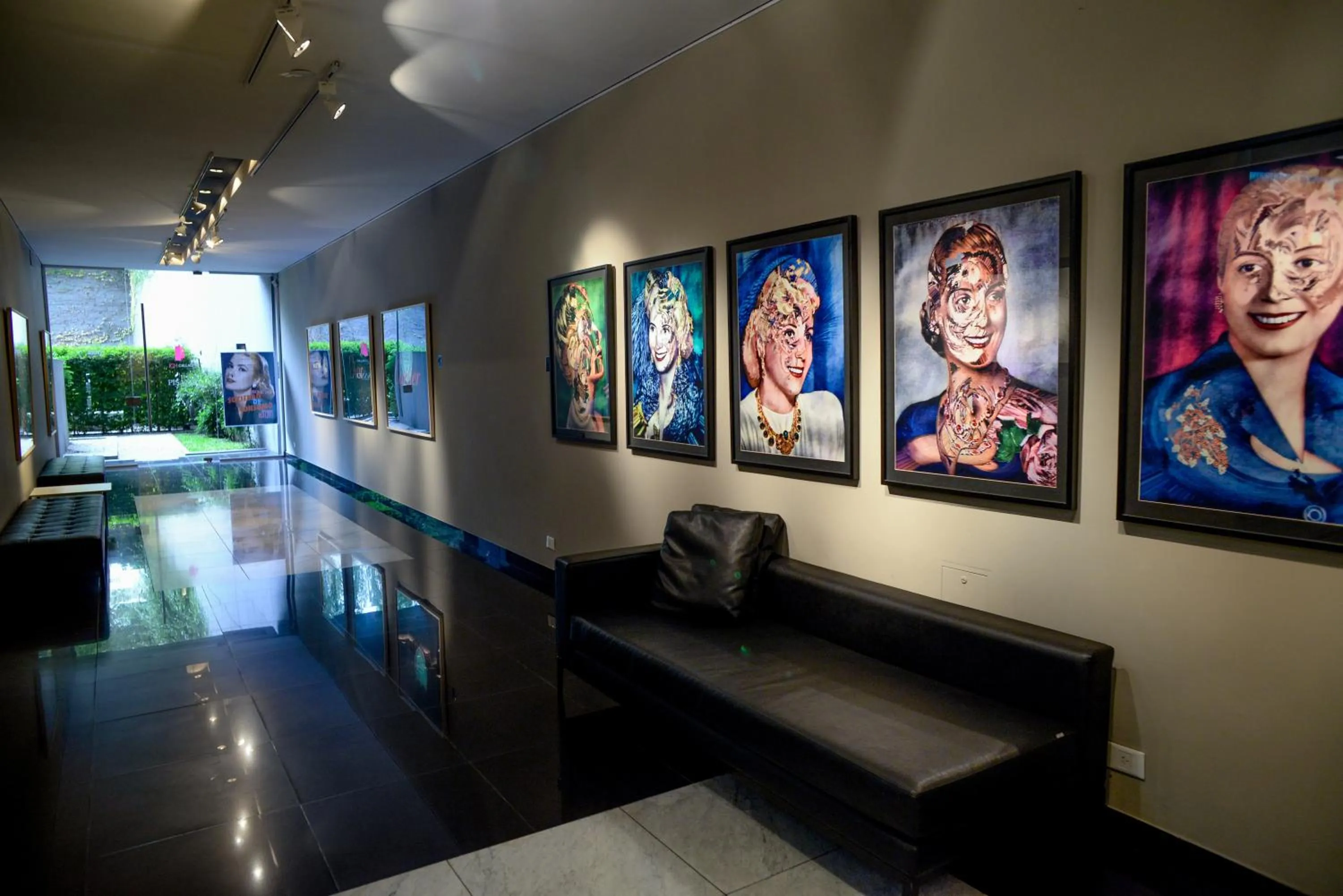 Lobby or reception in IQ Callao By Recoleta Apartments