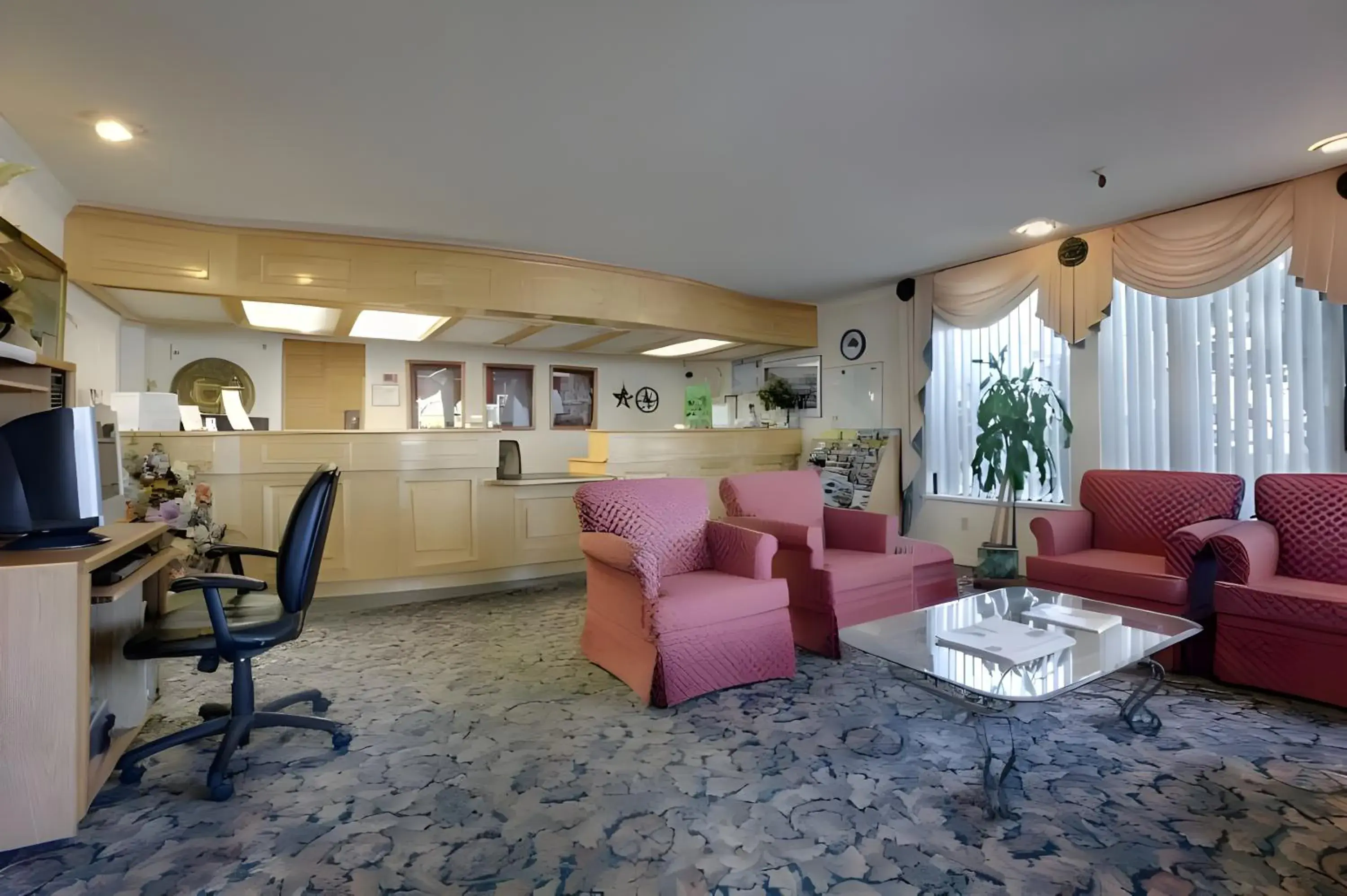 Lobby or reception in Days Inn by Wyndham Gilroy Lobby or reception in Days Inn by Wyndham Gilroy