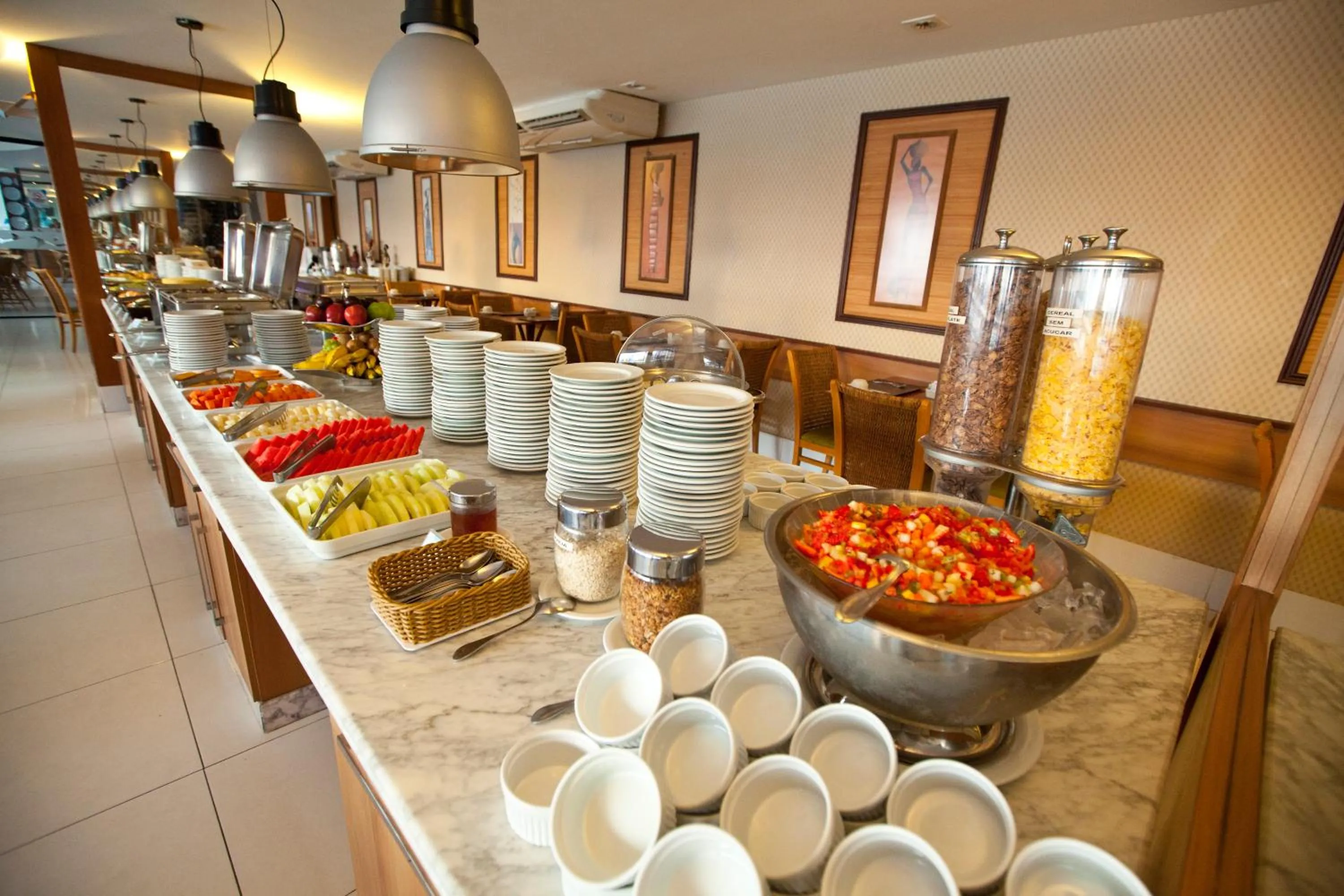 Food and drinks in Aquarios Praia Hotel