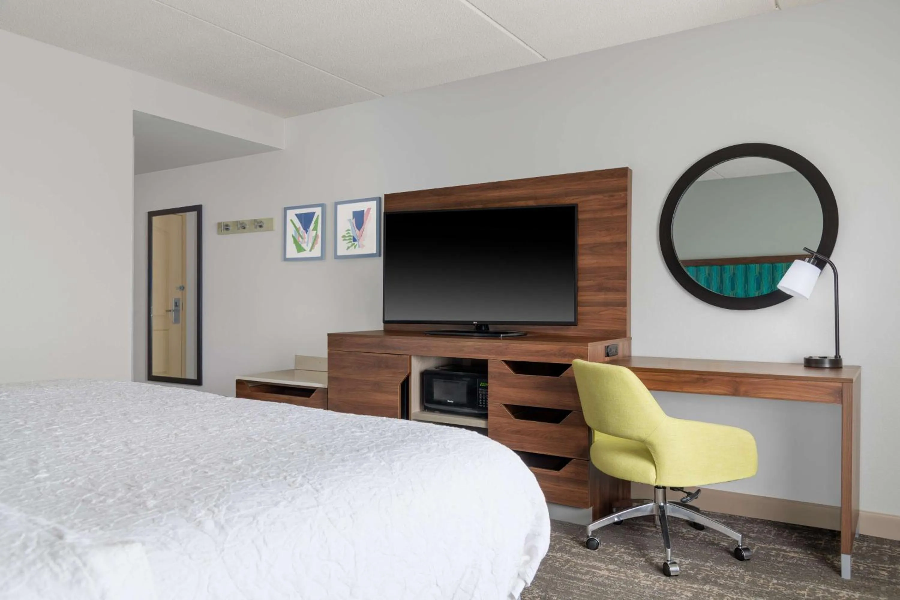 Bedroom, Bed in Hampton Inn & Suites Brookings