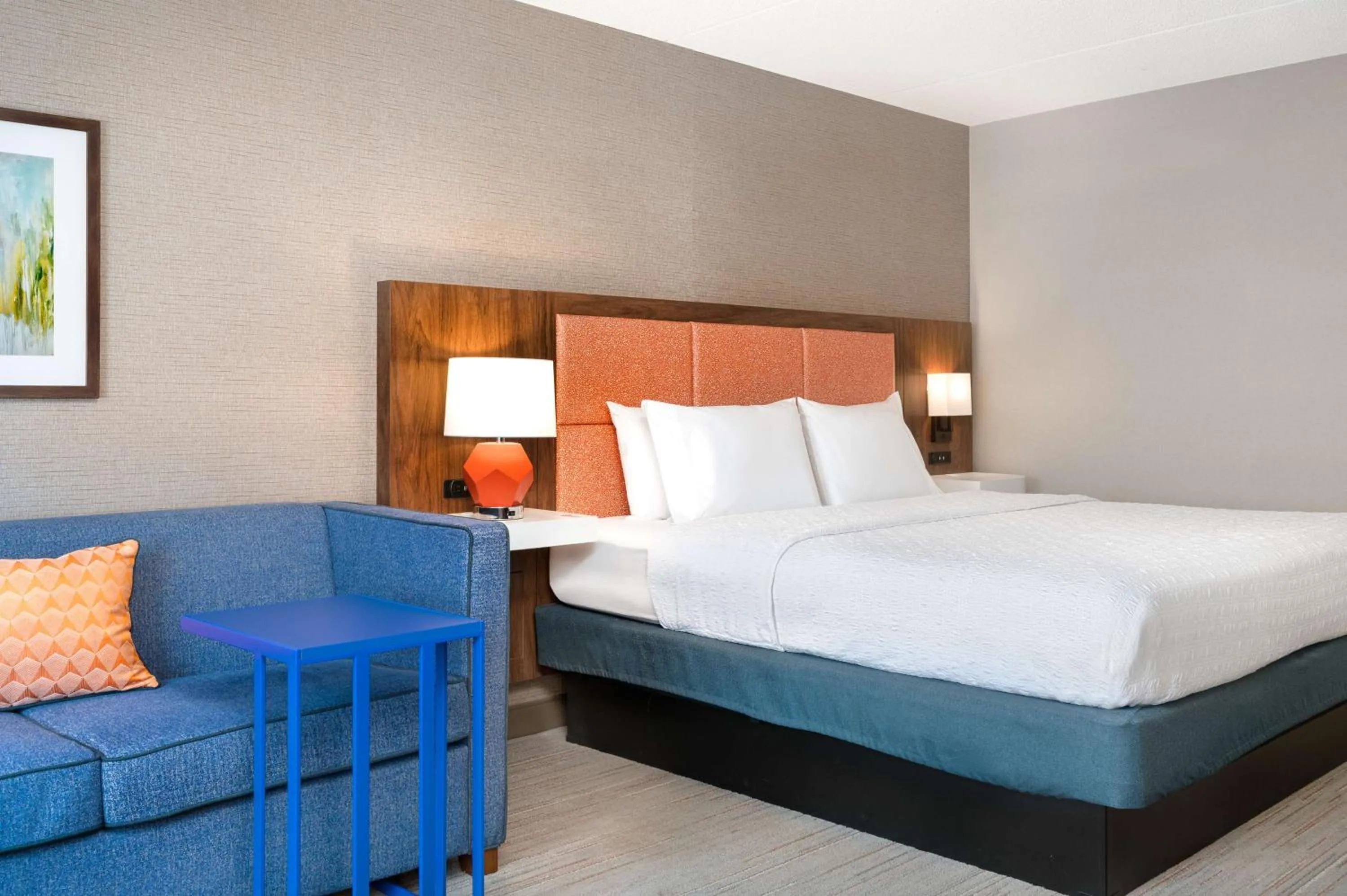 Living room, Bed in Hampton Inn Bloomsburg