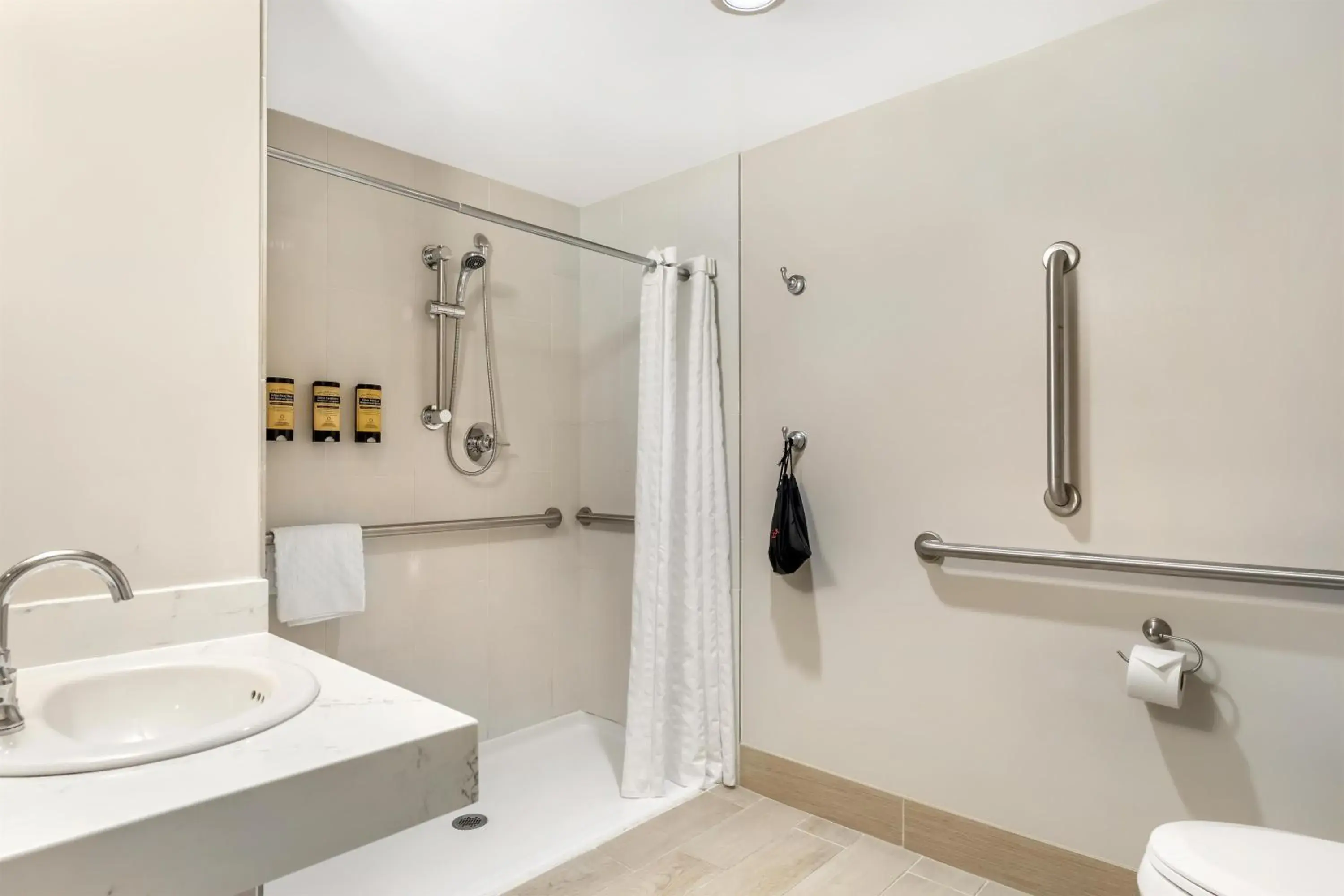 Bathroom in Best Western Plus Bellingham Bathroom in Best Western Plus Bellingham