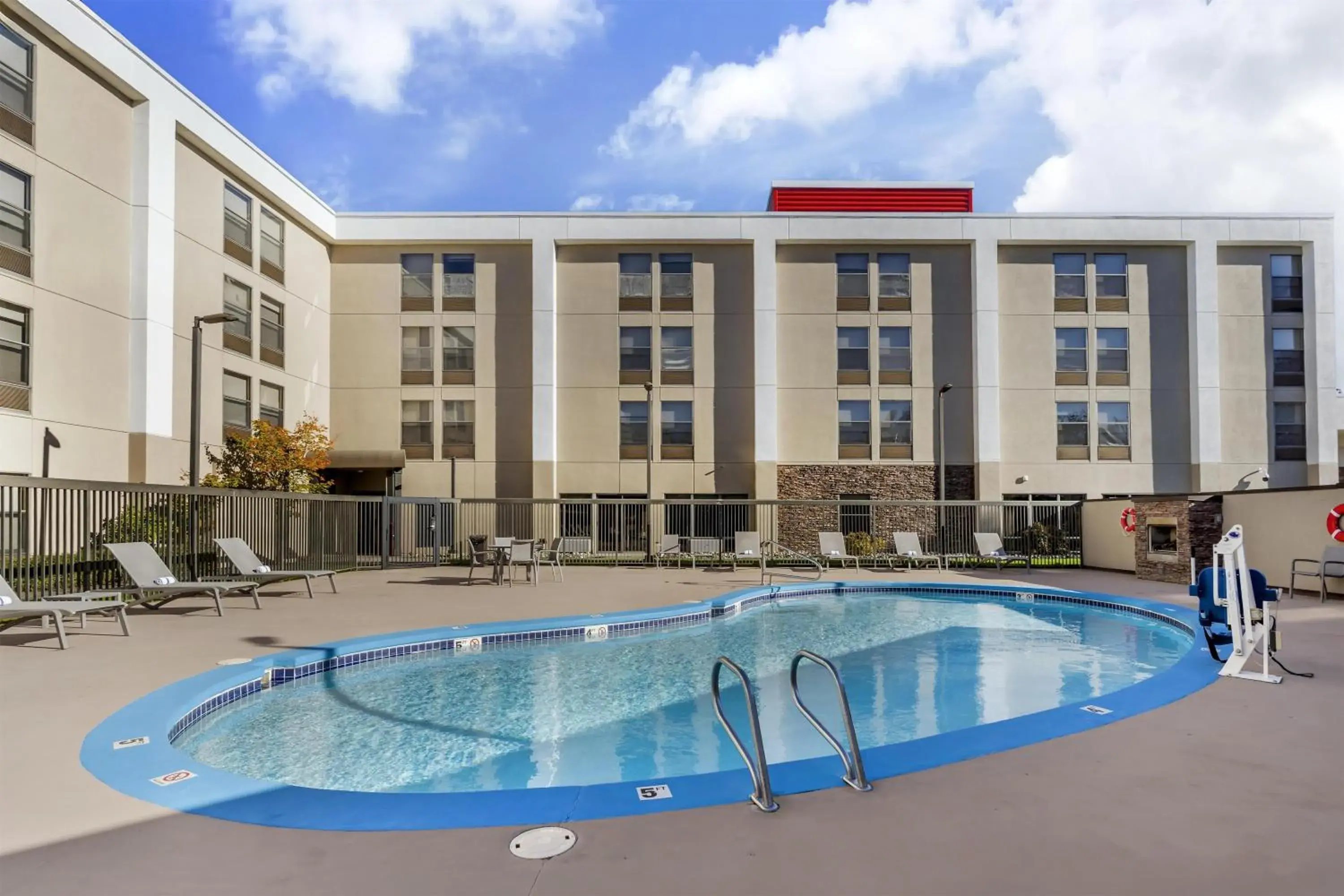 Pool view in Best Western Plus Bellingham Pool view in Best Western Plus Bellingham