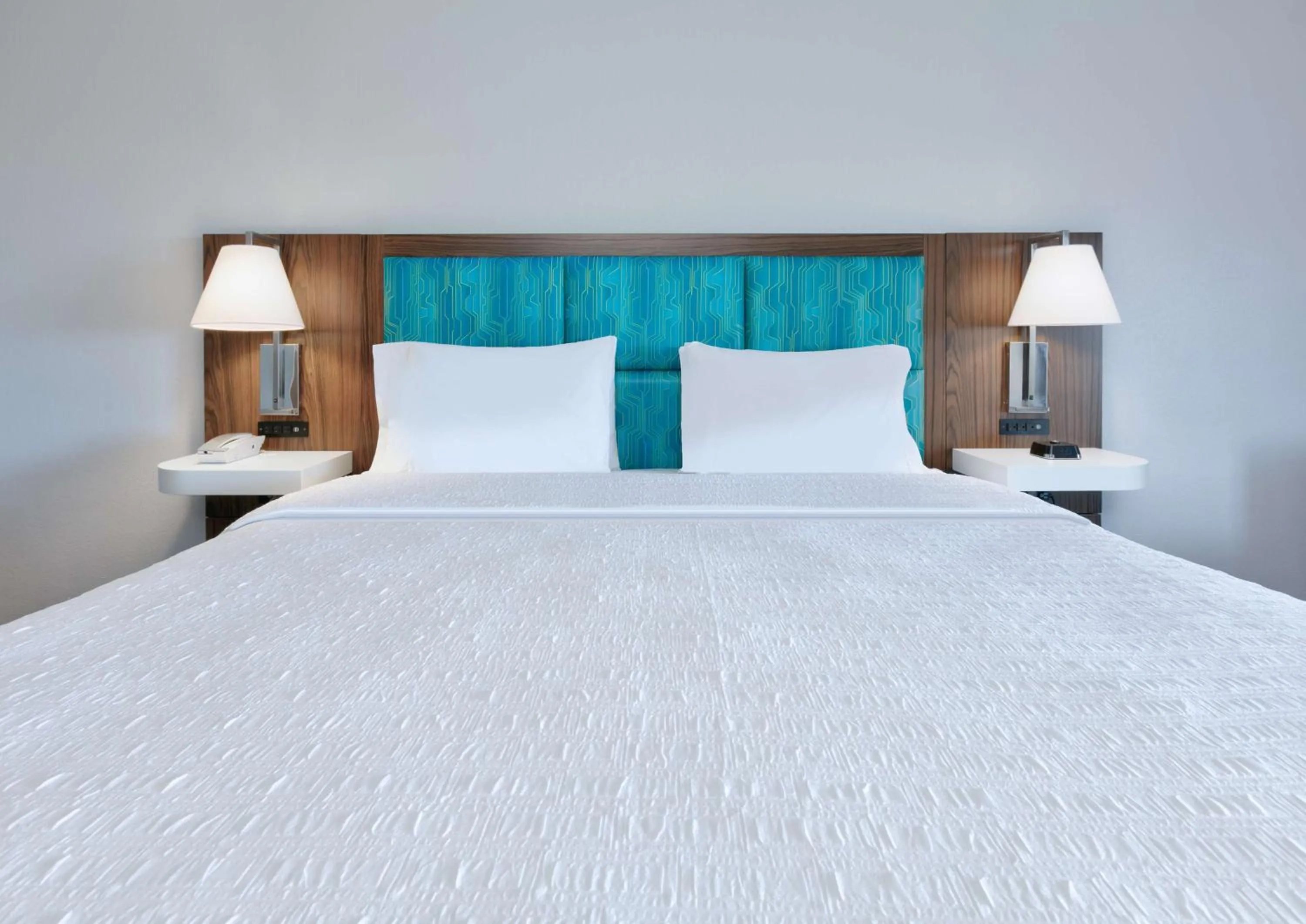 Bed in Hampton Inn Biloxi Beach Boulevard