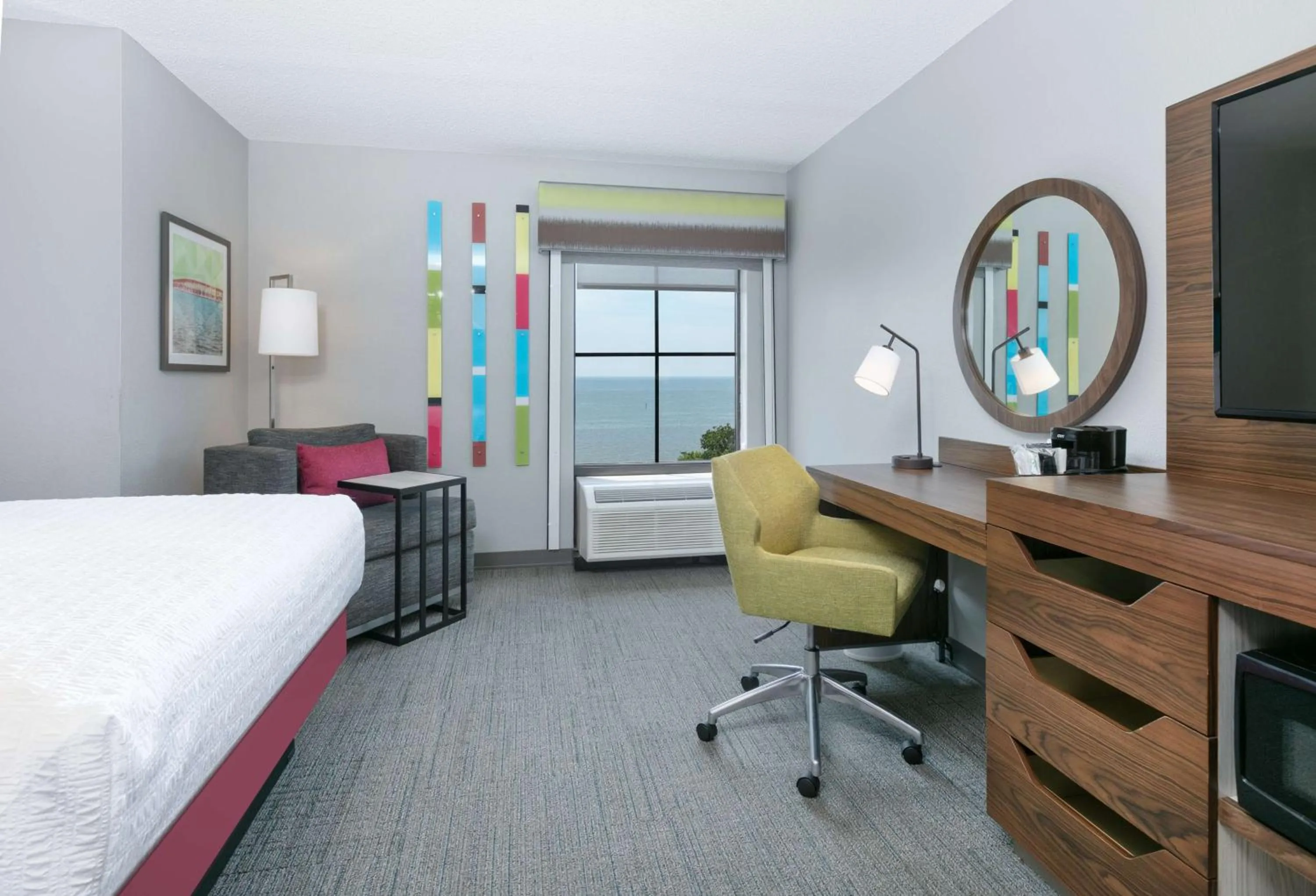Bedroom, Bed in Hampton Inn Biloxi Beach Boulevard