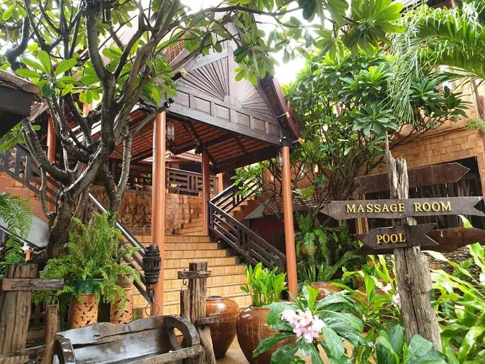 Property building in Ruean Thai Hotel Property building in Ruean Thai Hotel