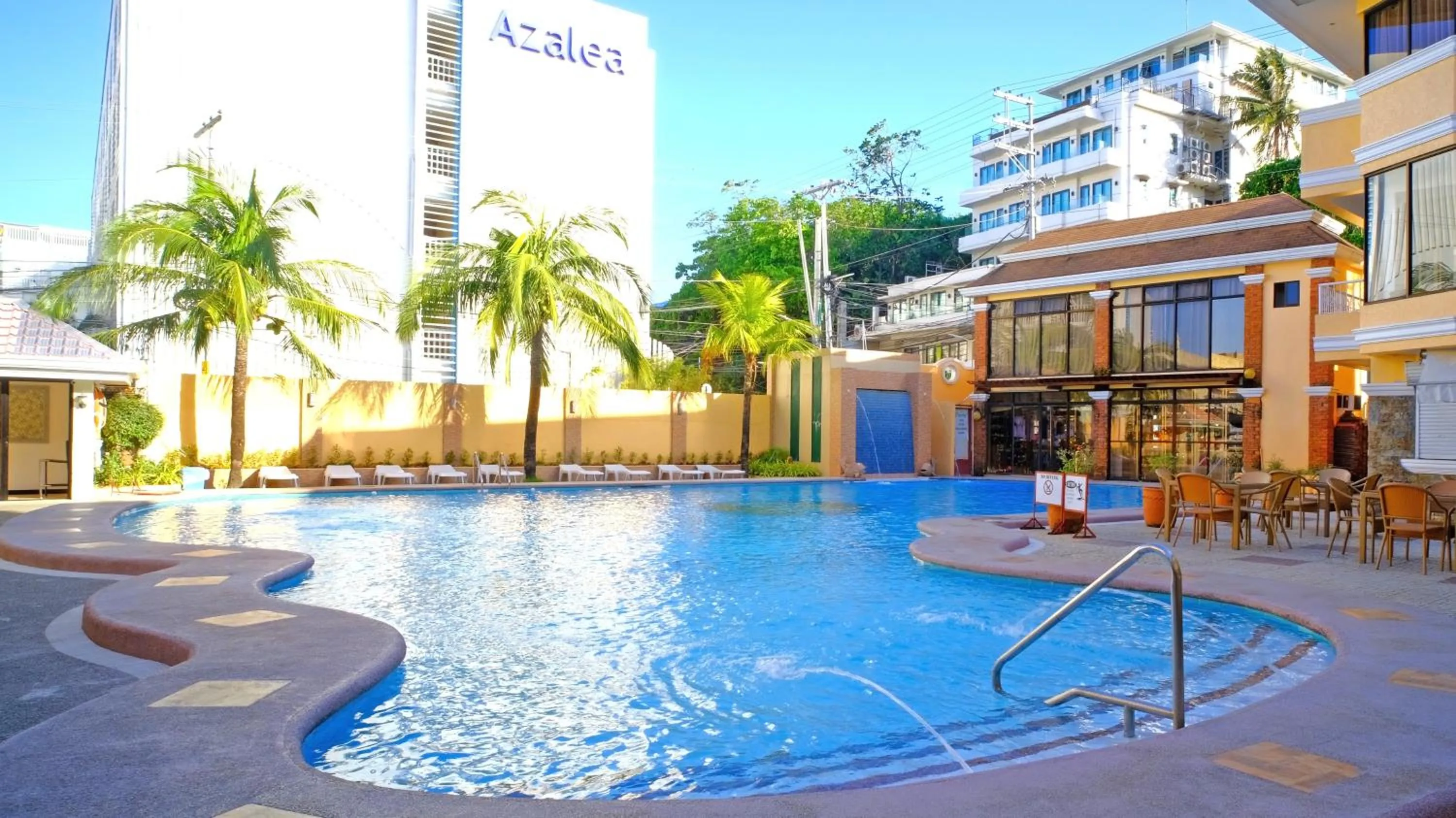 Property building in Boracay Holiday Resort