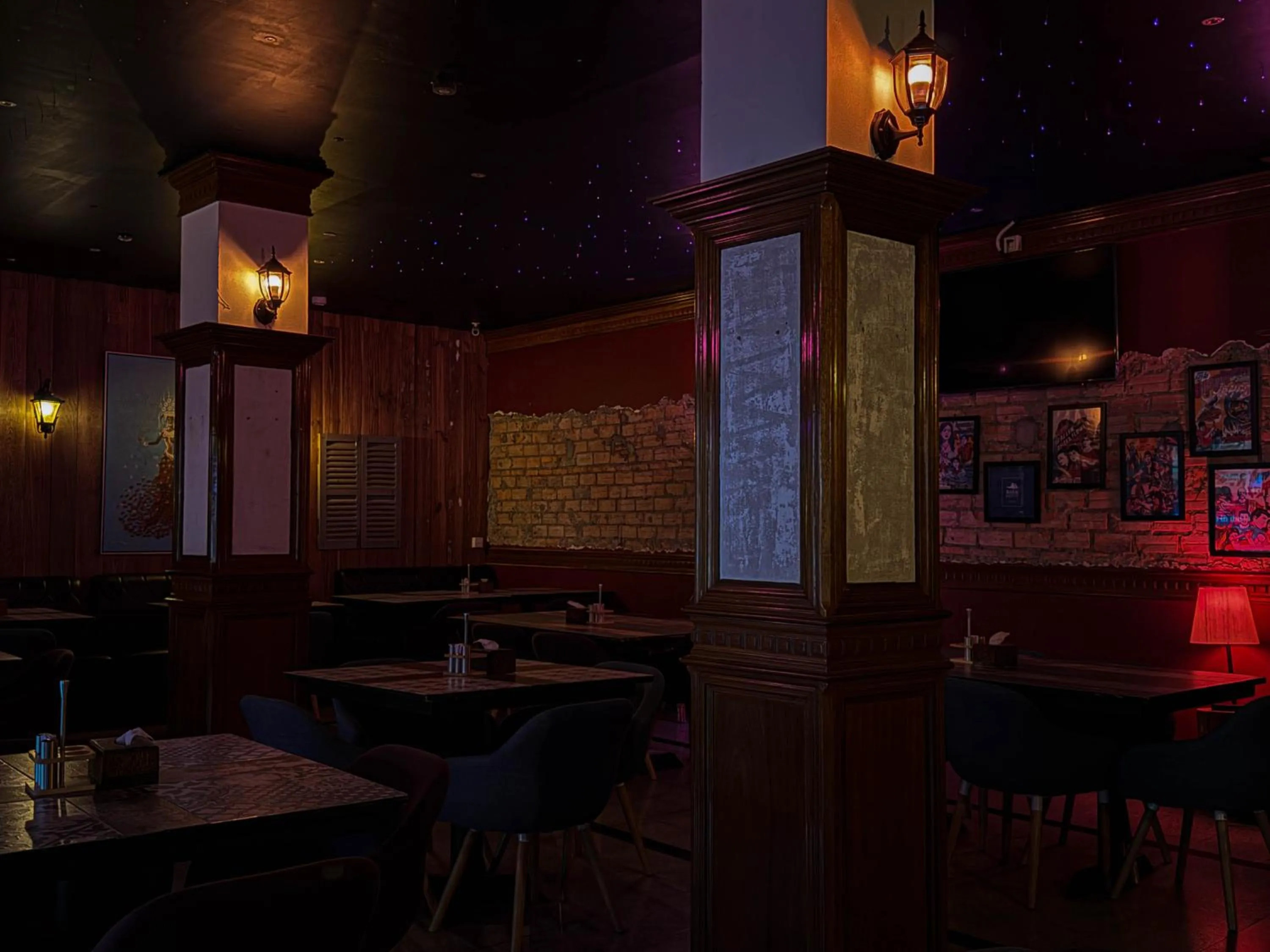 Restaurant/places to eat in Pacific Hotel