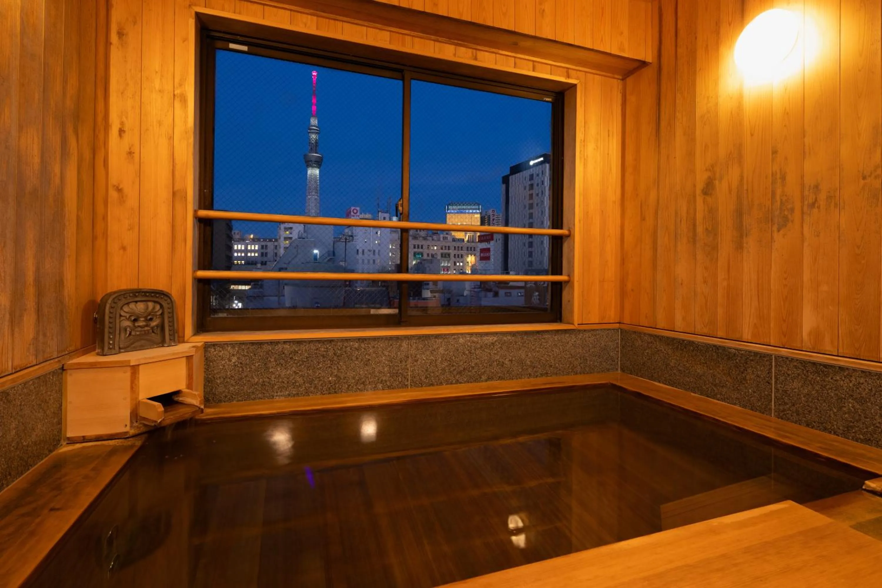 Hot Tub in Ryokan Asakusa Shigetsu