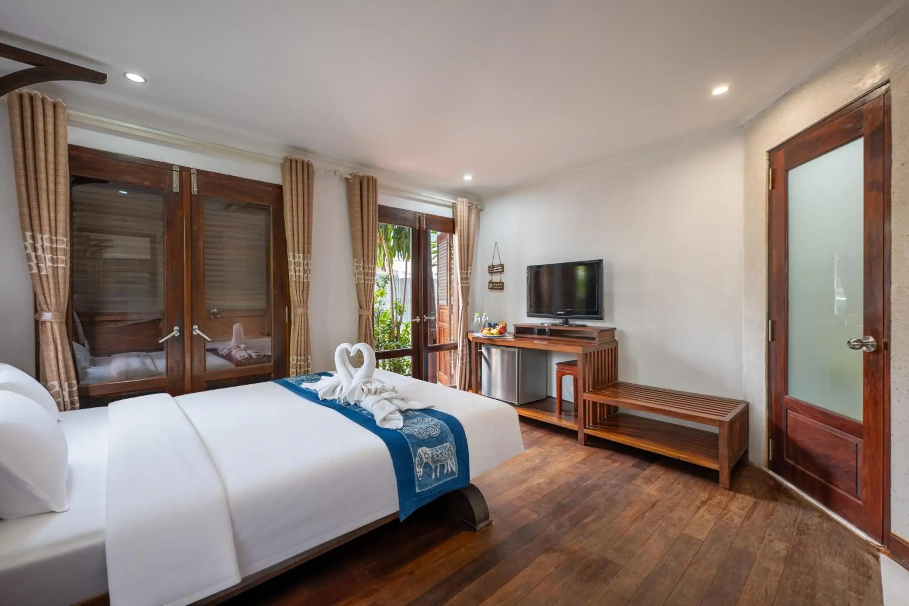 Deluxe Double Room in Ancient Luangprabang Hotel Deluxe Double Room in Ancient Luangprabang Hotel