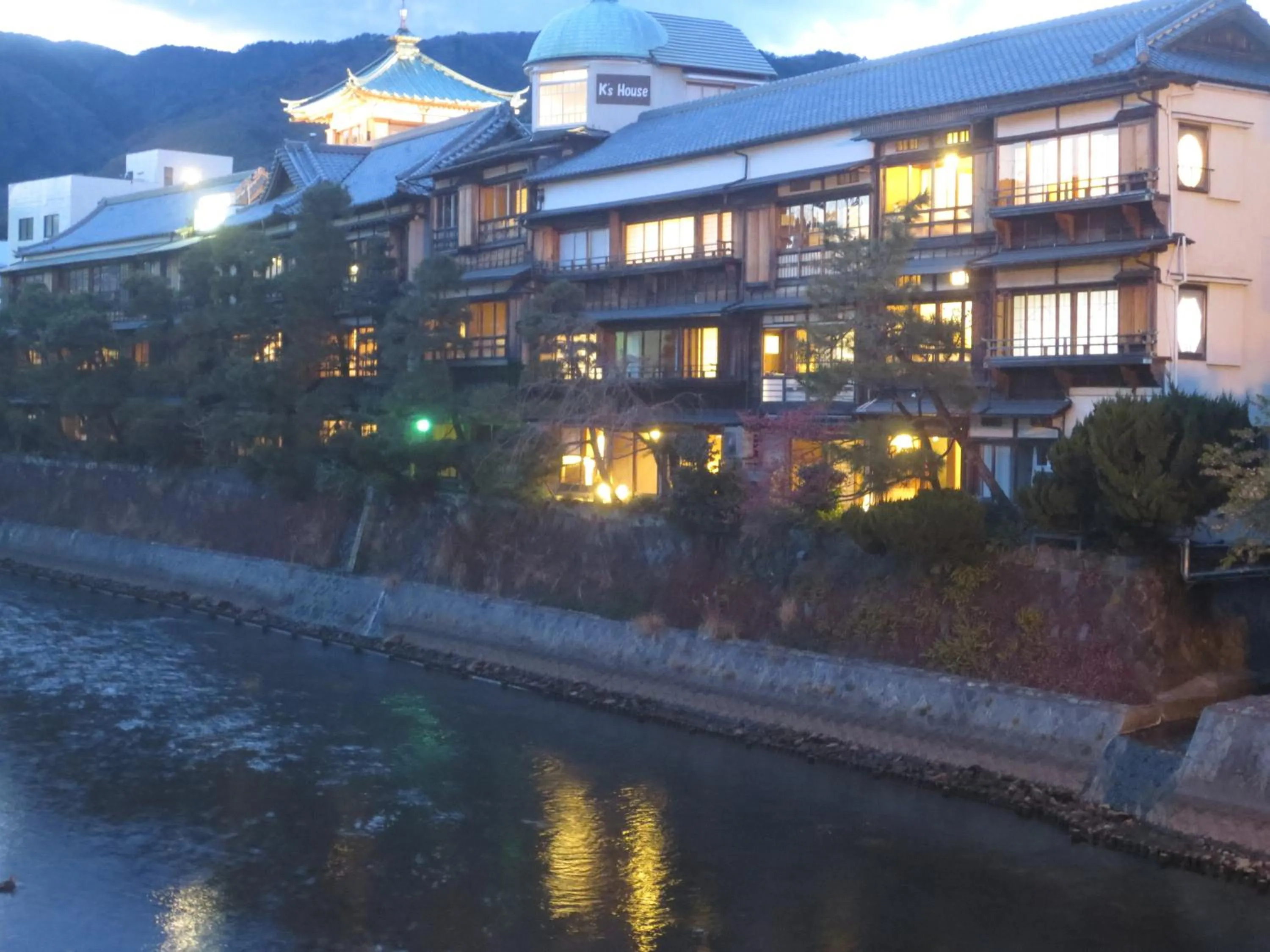 Property building in K's House Ito Onsen - Historical Ryokan Hostel