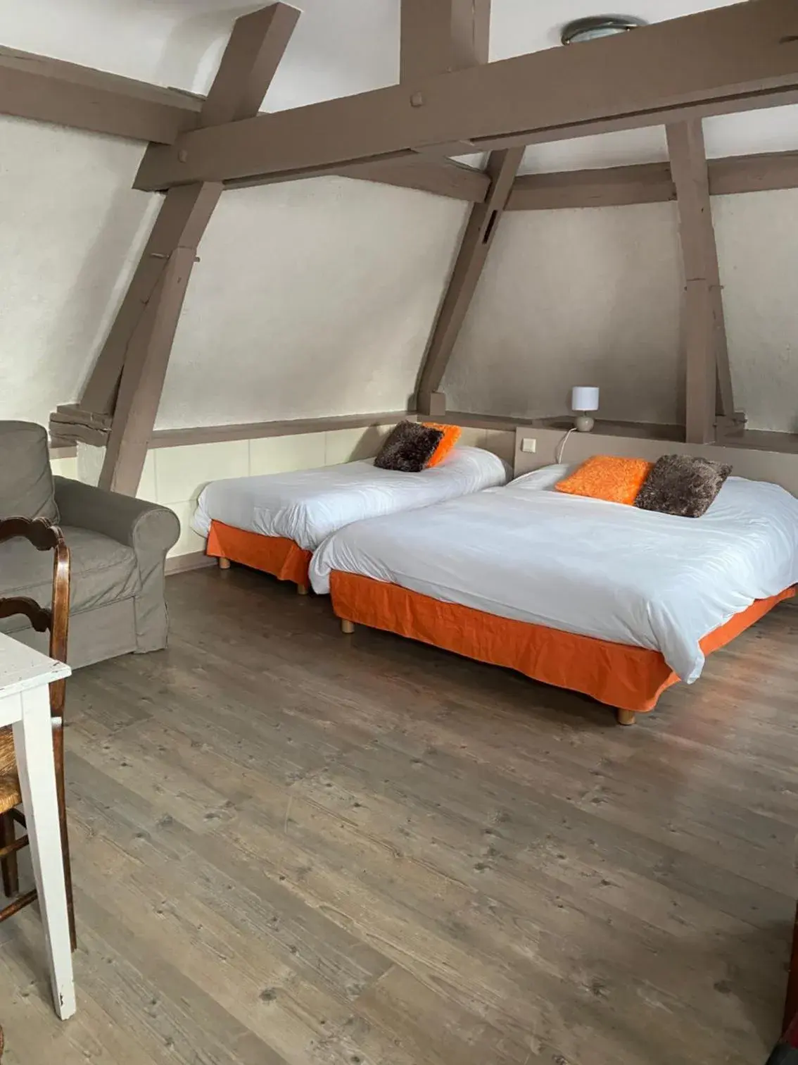 Bed in Logis Hôtels Restaurant Le Relais Chenonceaux Bed in Logis Hôtels Restaurant Le Relais Chenonceaux