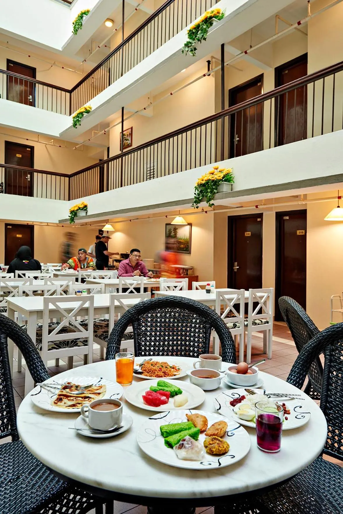 Food and drinks in Palace Hotel