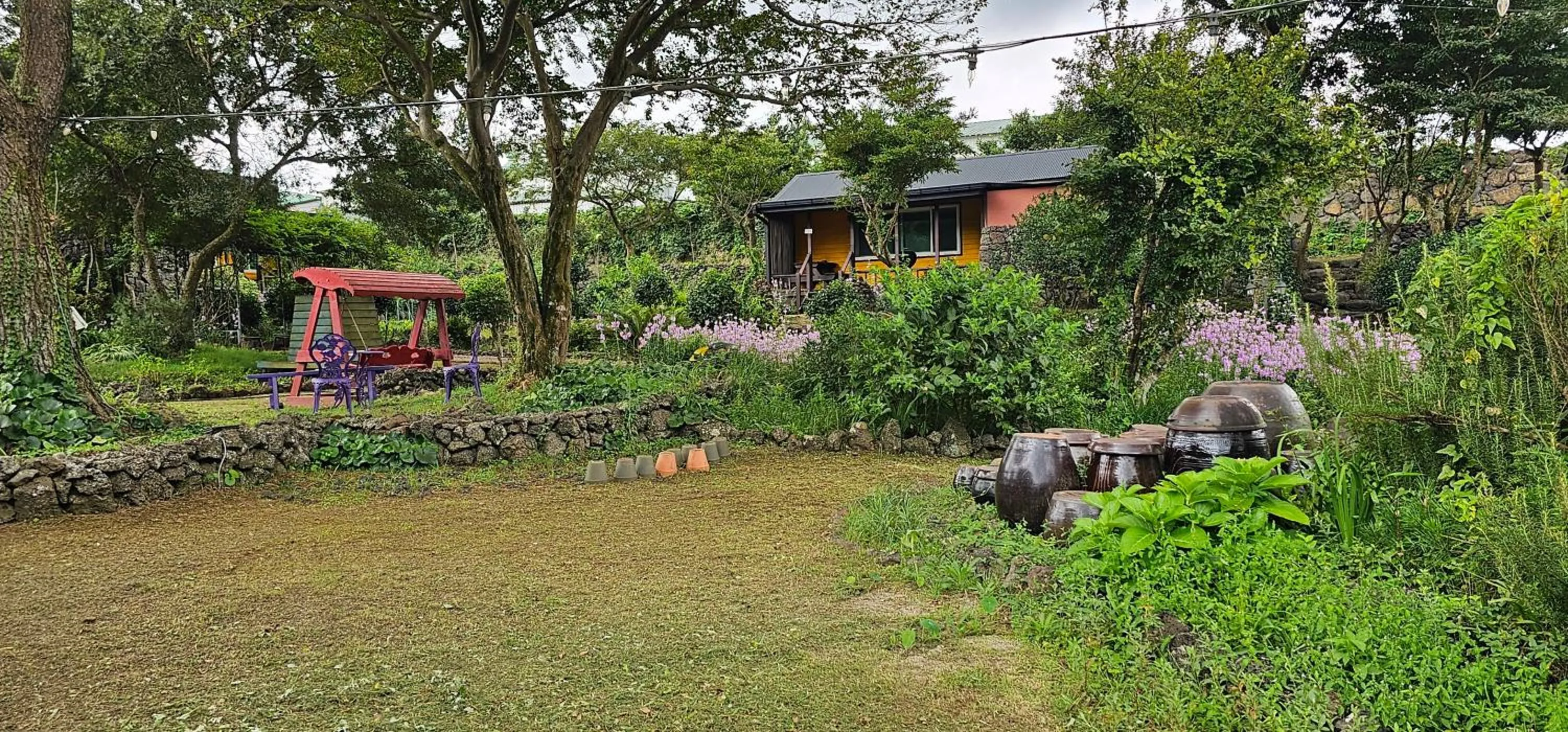 Gotjawal Geomunoreum Pension