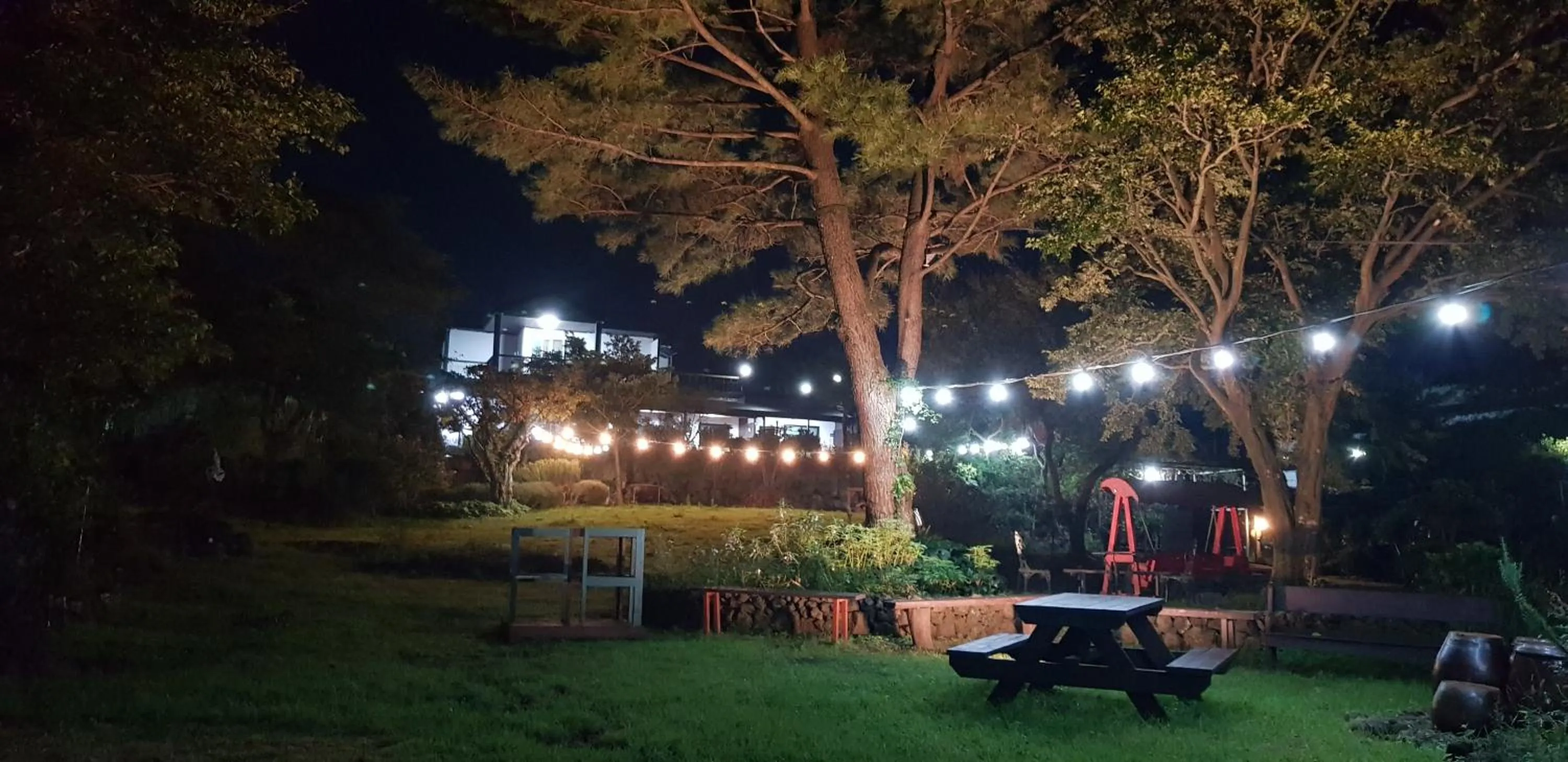 Gotjawal Geomunoreum Pension