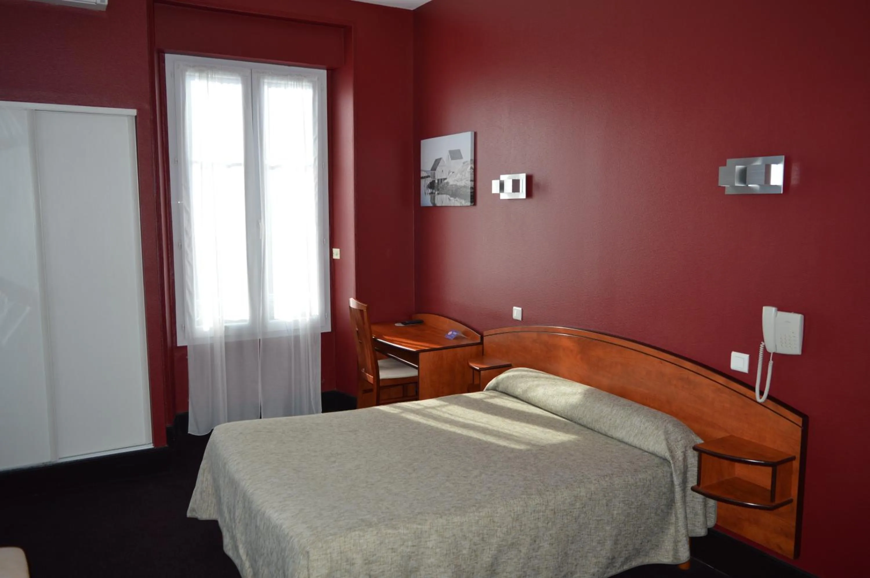 Double Room in Hotel de La Paix