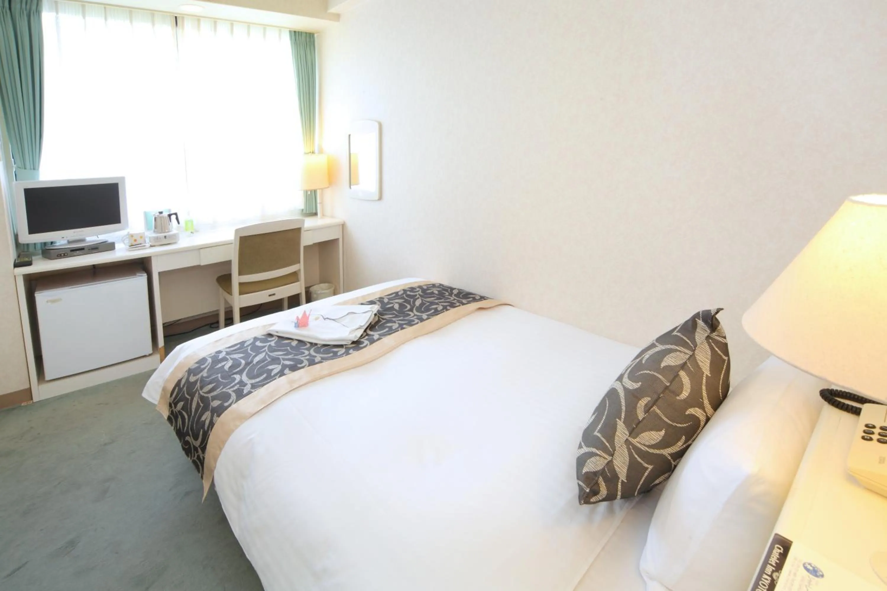 Photo of the whole room, Bed in Hotel Chatelet Inn Kyoto