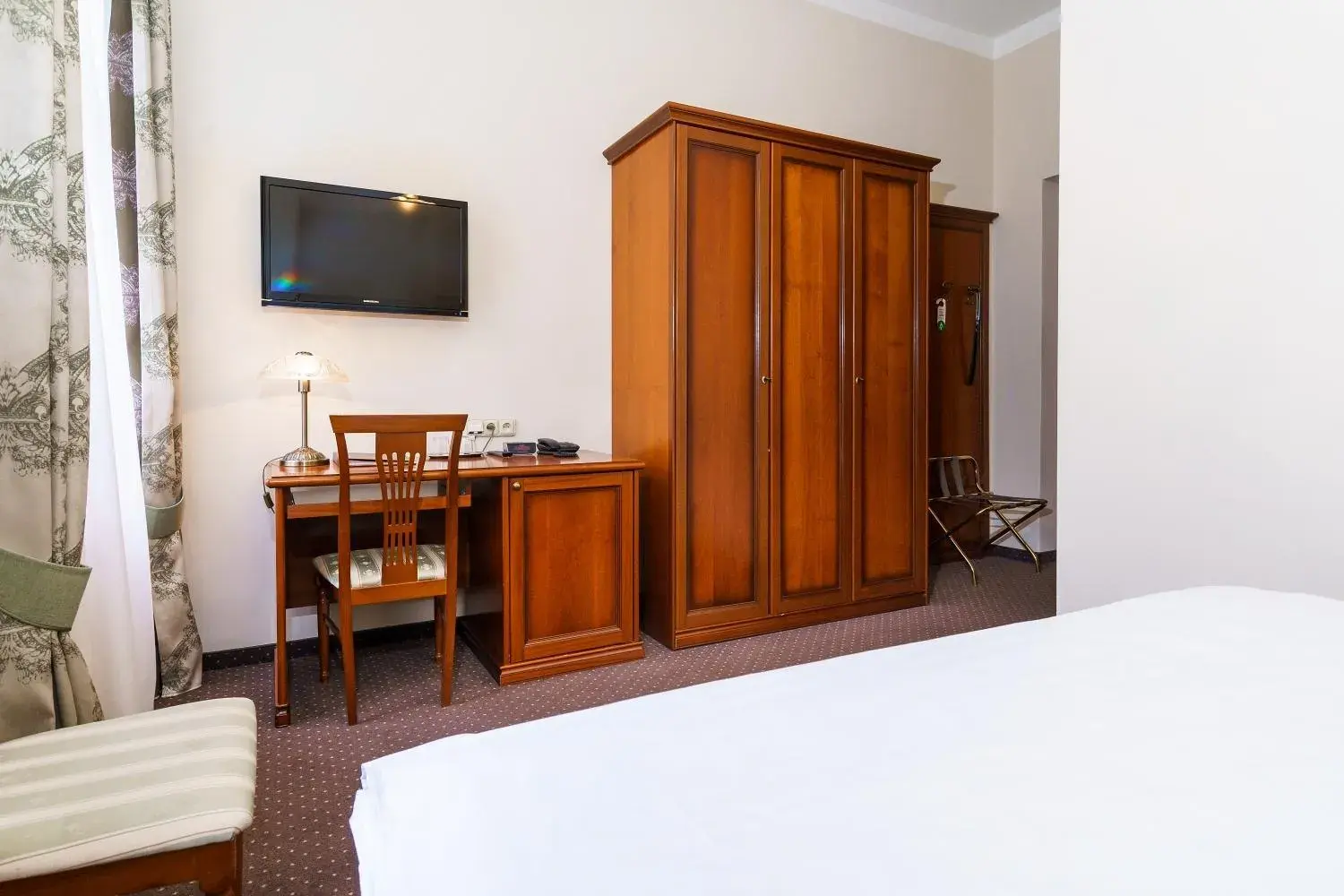 TV and multimedia, Bed in Spa Hotel Anglický Dvůr TV and multimedia, Bed in Spa Hotel Anglický Dvůr