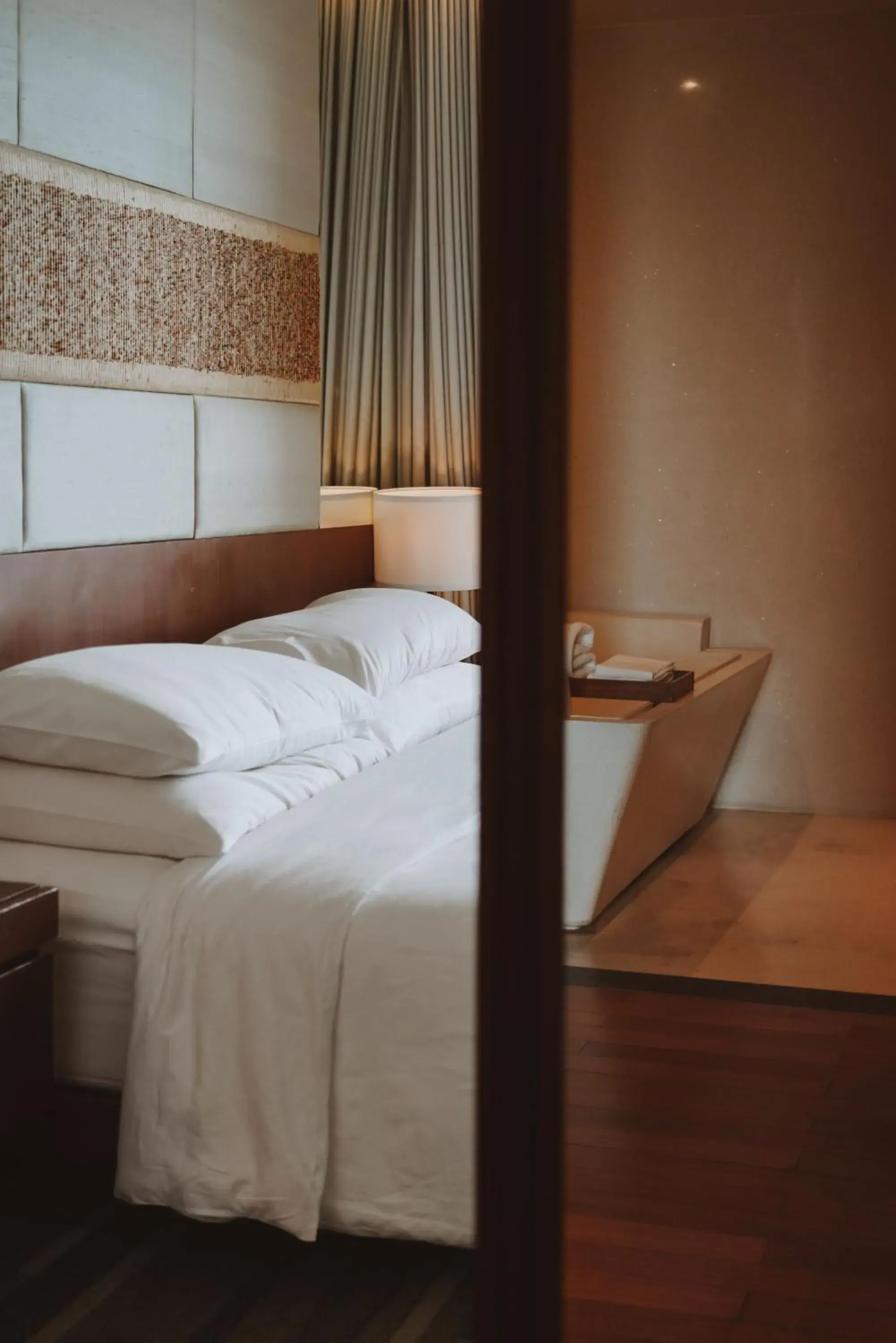 Bedroom, Bed in Hansar Bangkok Hotel Bedroom, Bed in Hansar Bangkok Hotel