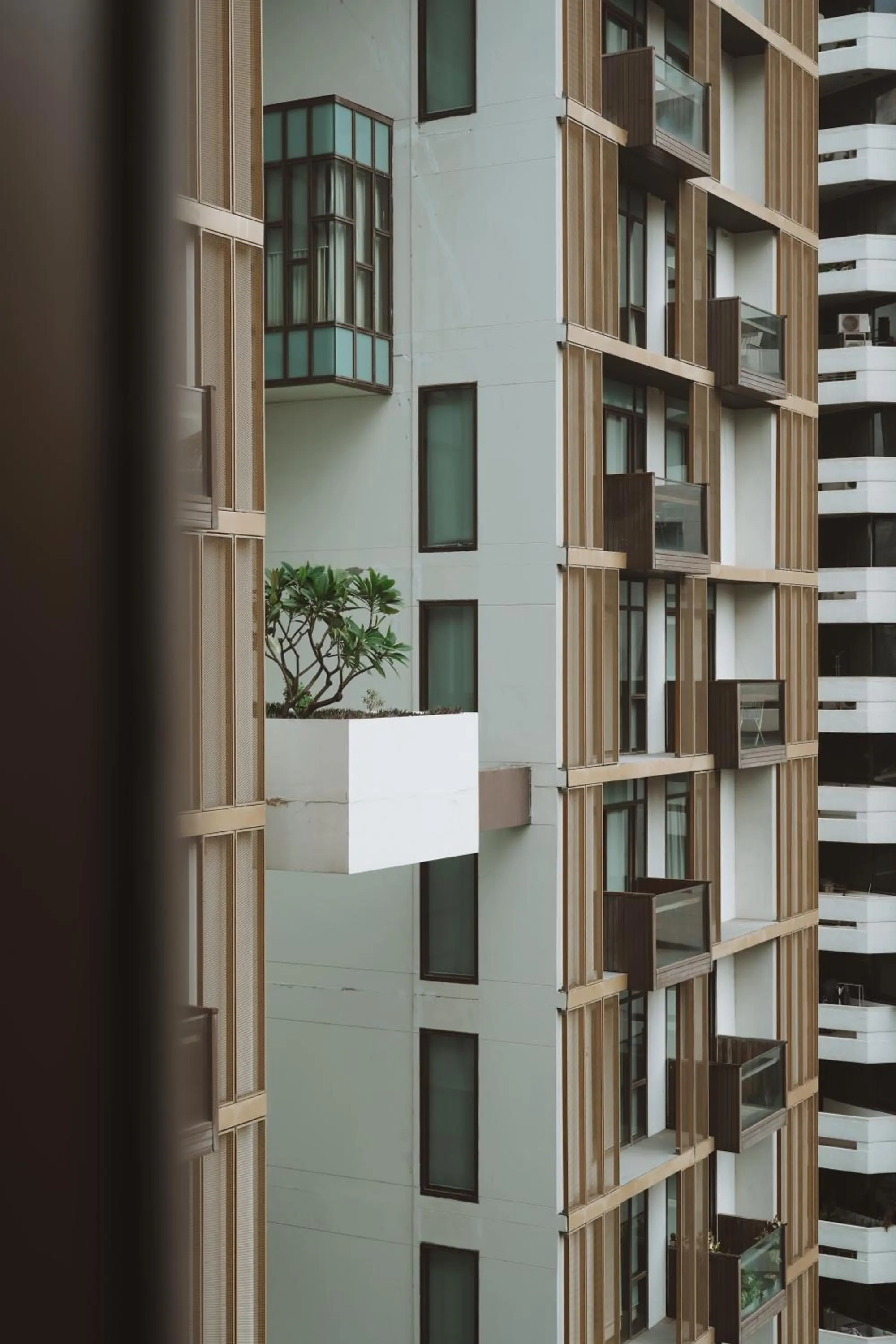 Property building in Hansar Bangkok Hotel