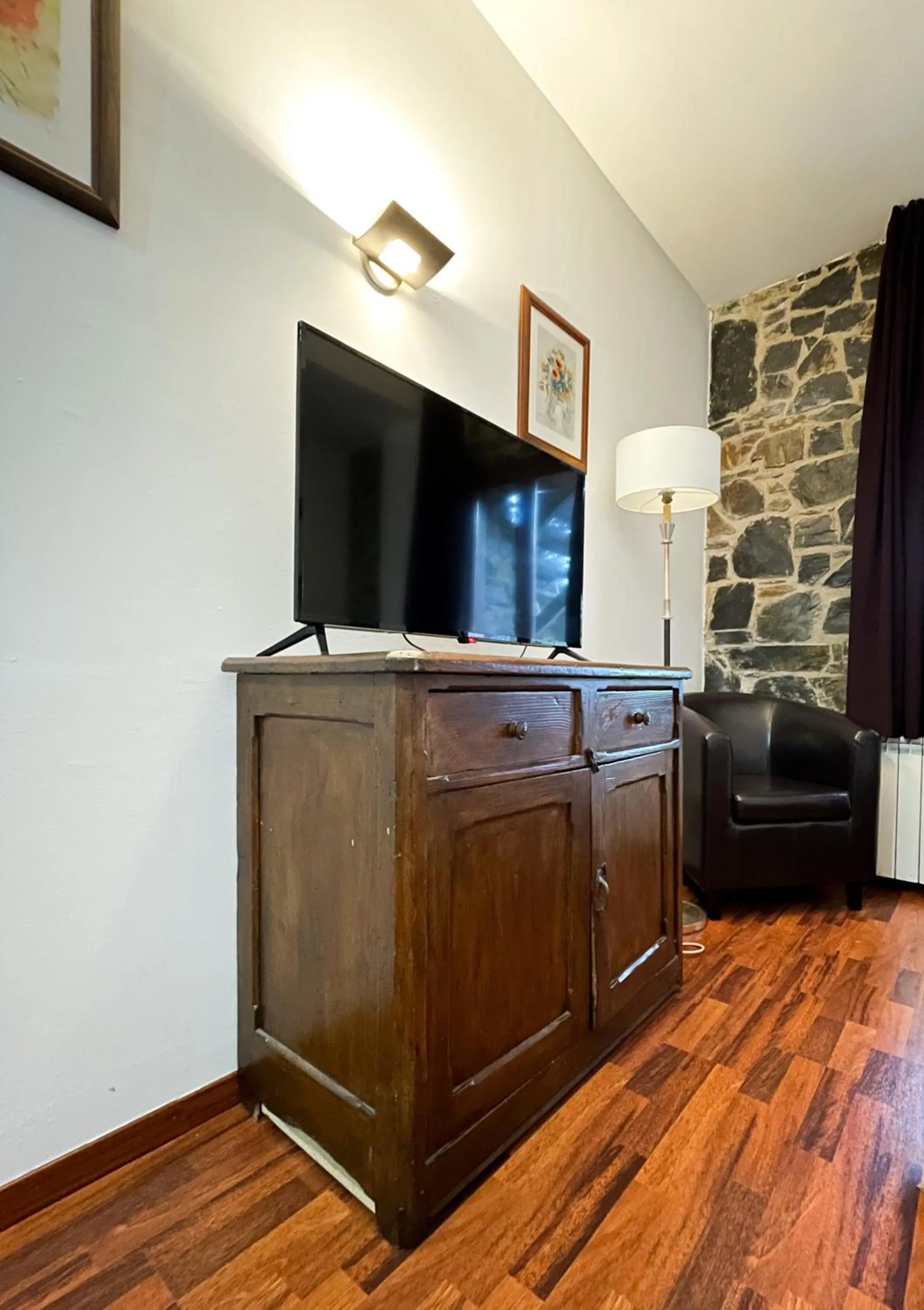 TV and multimedia in Hotel Amoretes