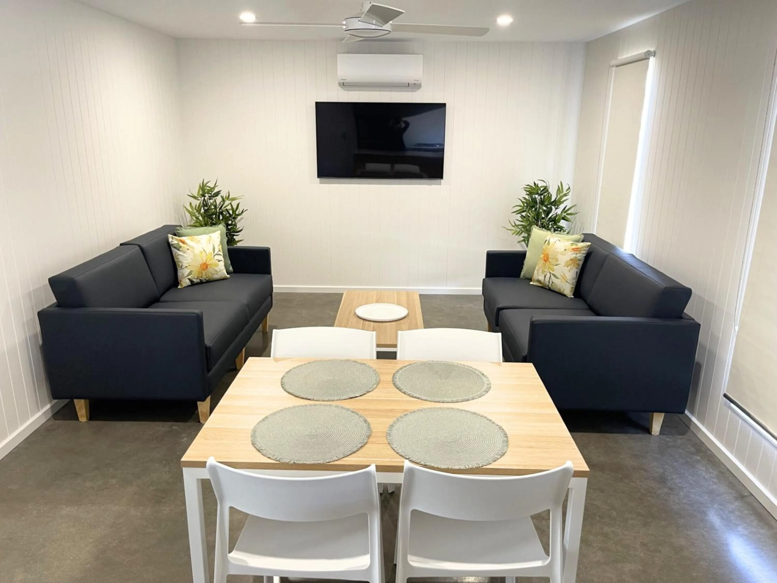 Living room in Blue Lake Holiday Park