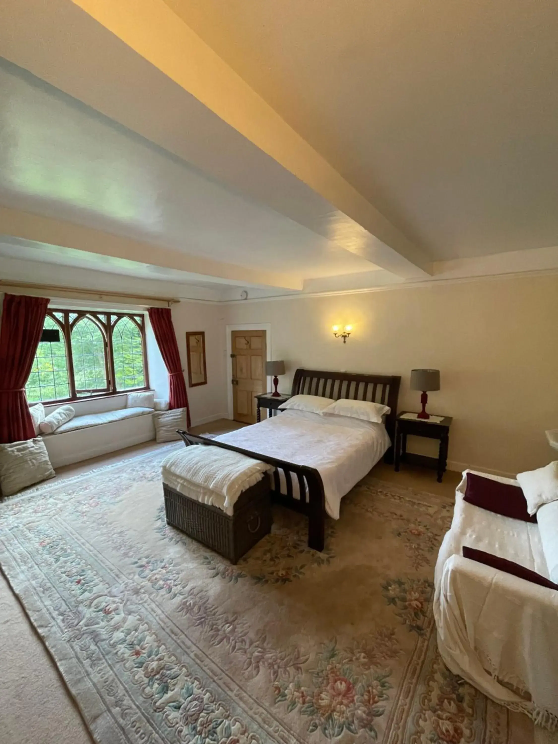 Double Room with Private Bathroom - single occupancy in Abbey Farm Bed And Breakfast Double Room with Private Bathroom - single occupancy in Abbey Farm Bed And Breakfast