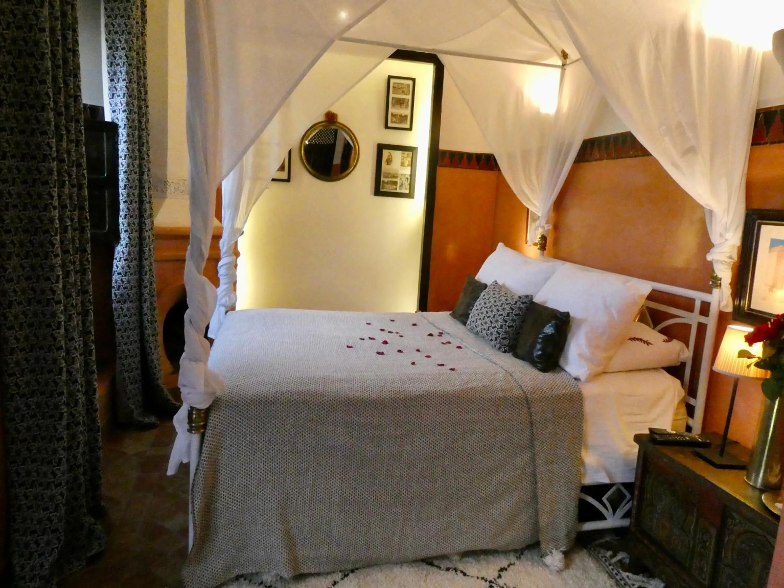 Photo of the whole room, Bed in Palais El Arsat & Spa
