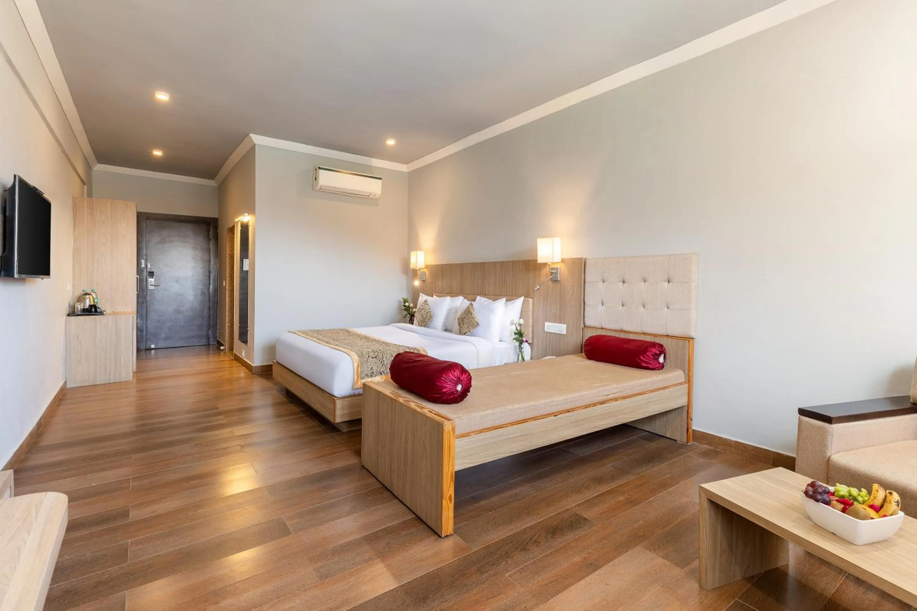 Photo of the whole room, Bed in Via Lakhela Lakeview Resort & Spa