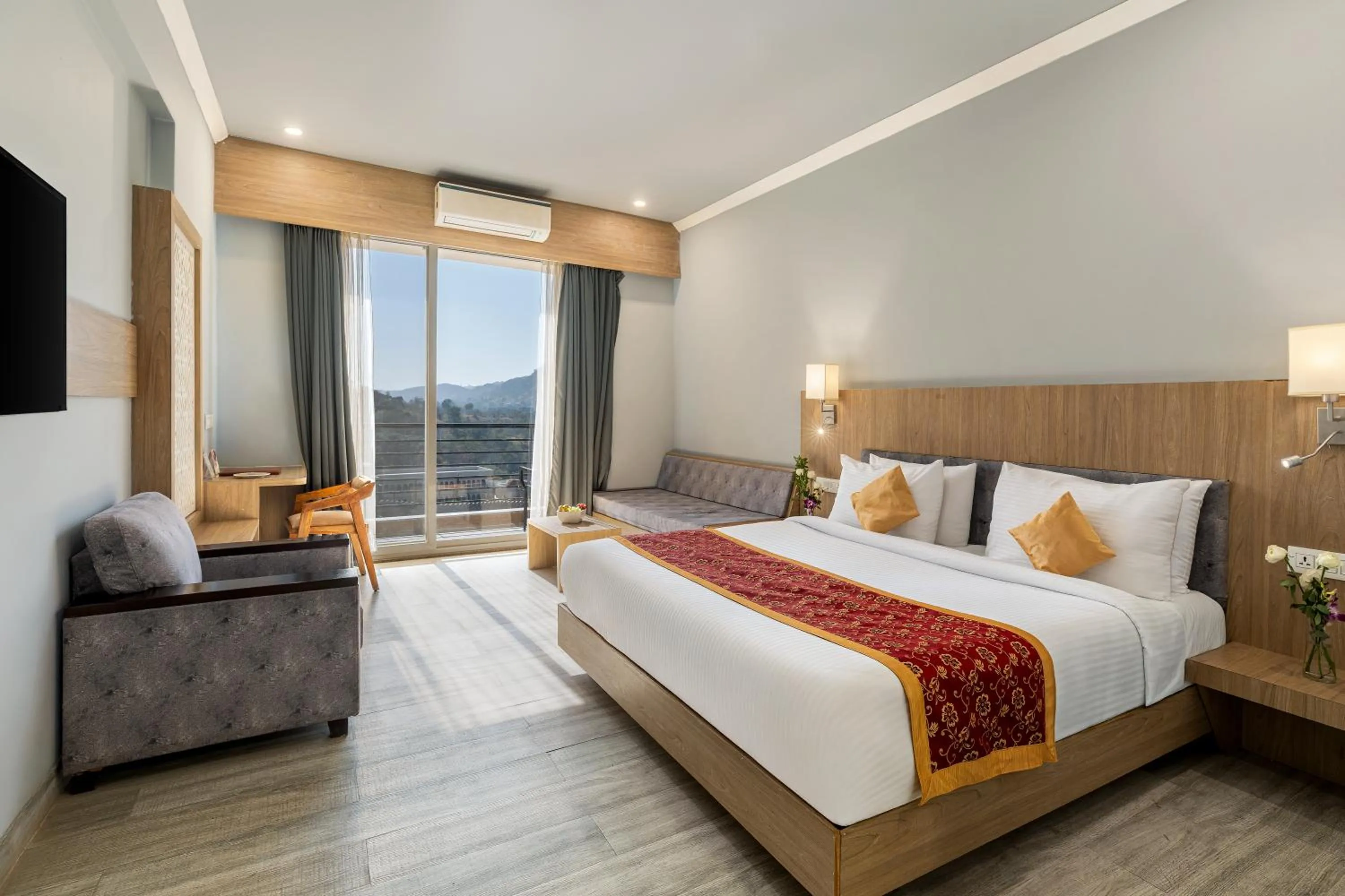 Photo of the whole room, Bed in Via Lakhela Resort & Spa