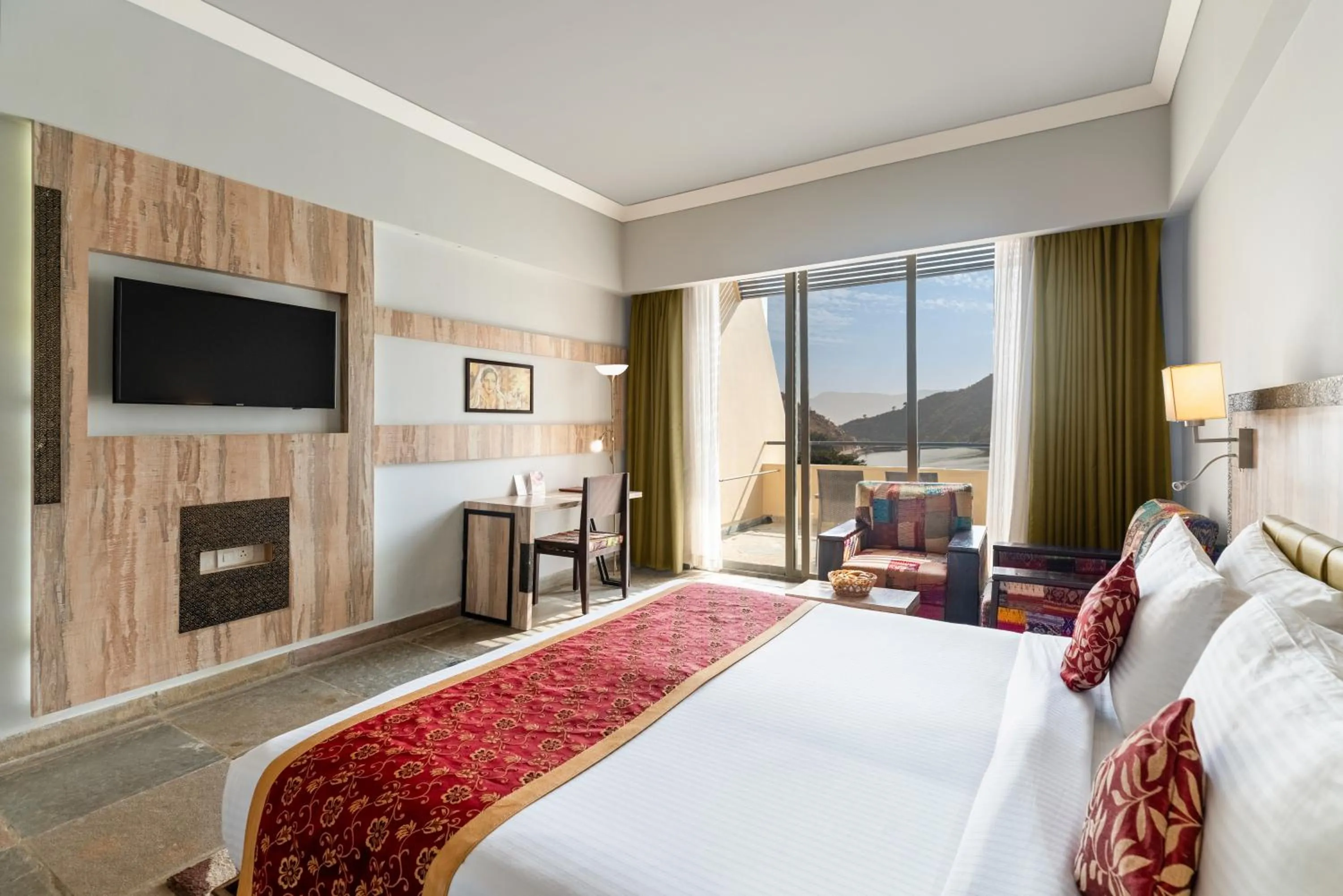 Photo of the whole room, Bed in Via Lakhela Lakeview Resort & Spa