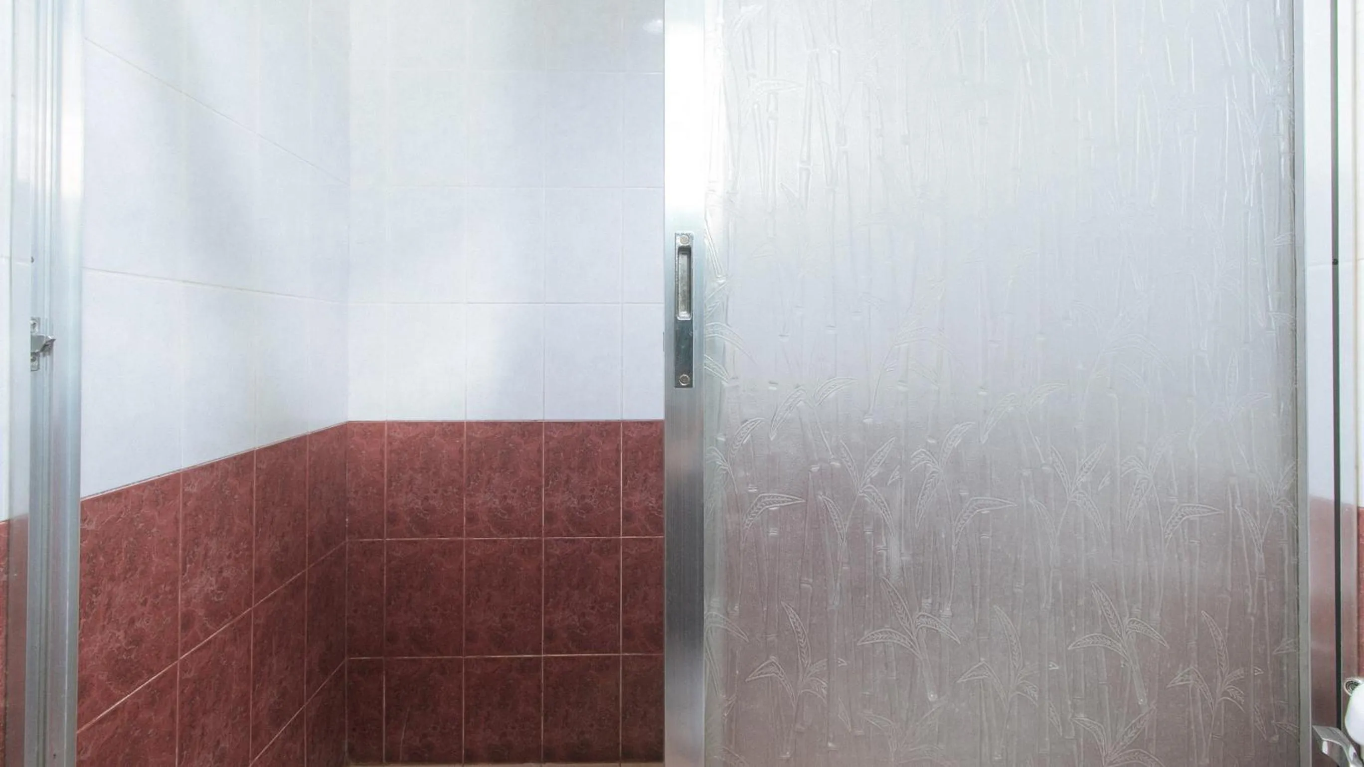 Shower in Bliss Hotel Dau