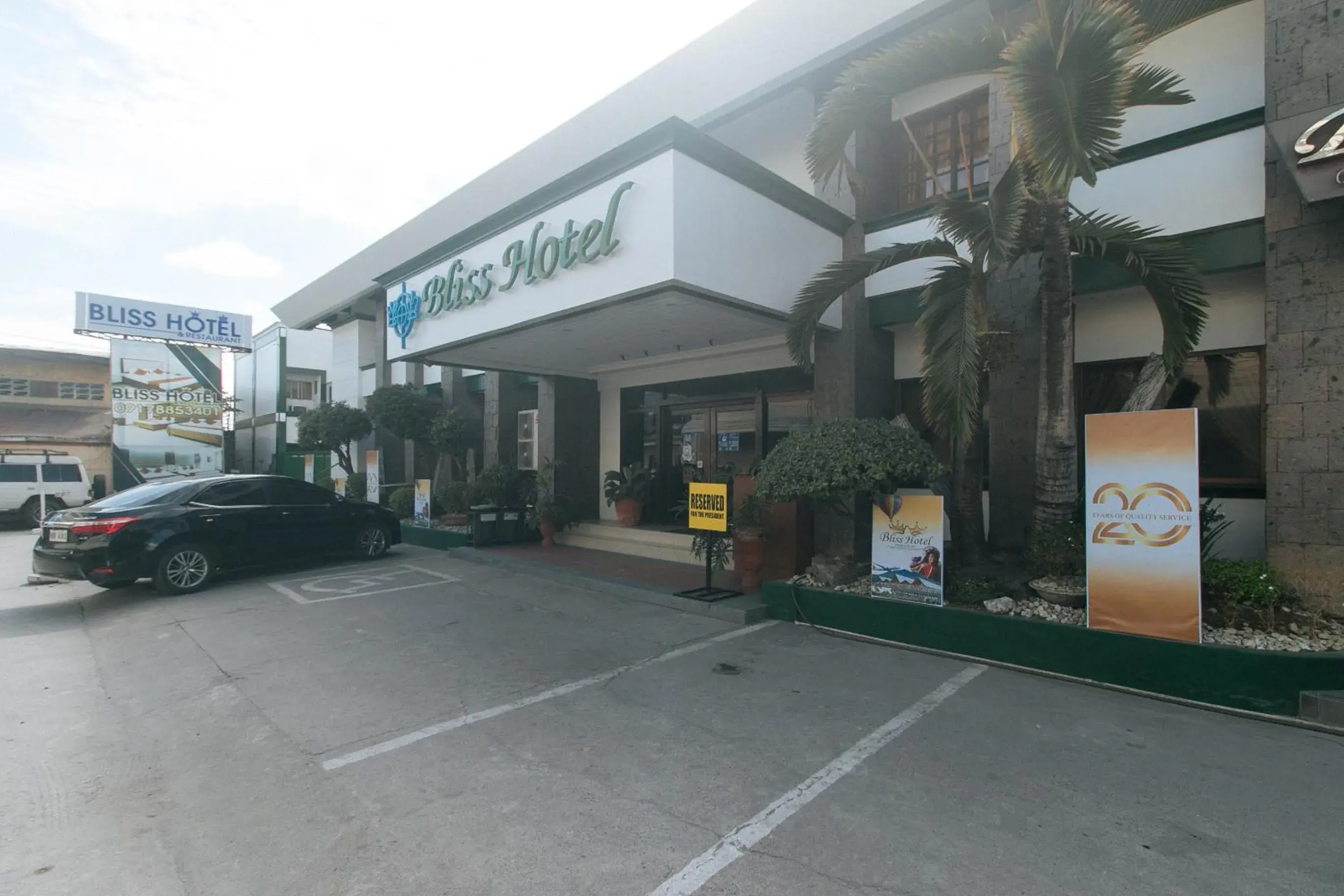 Property building in Bliss Hotel Dau Property building in Bliss Hotel Dau